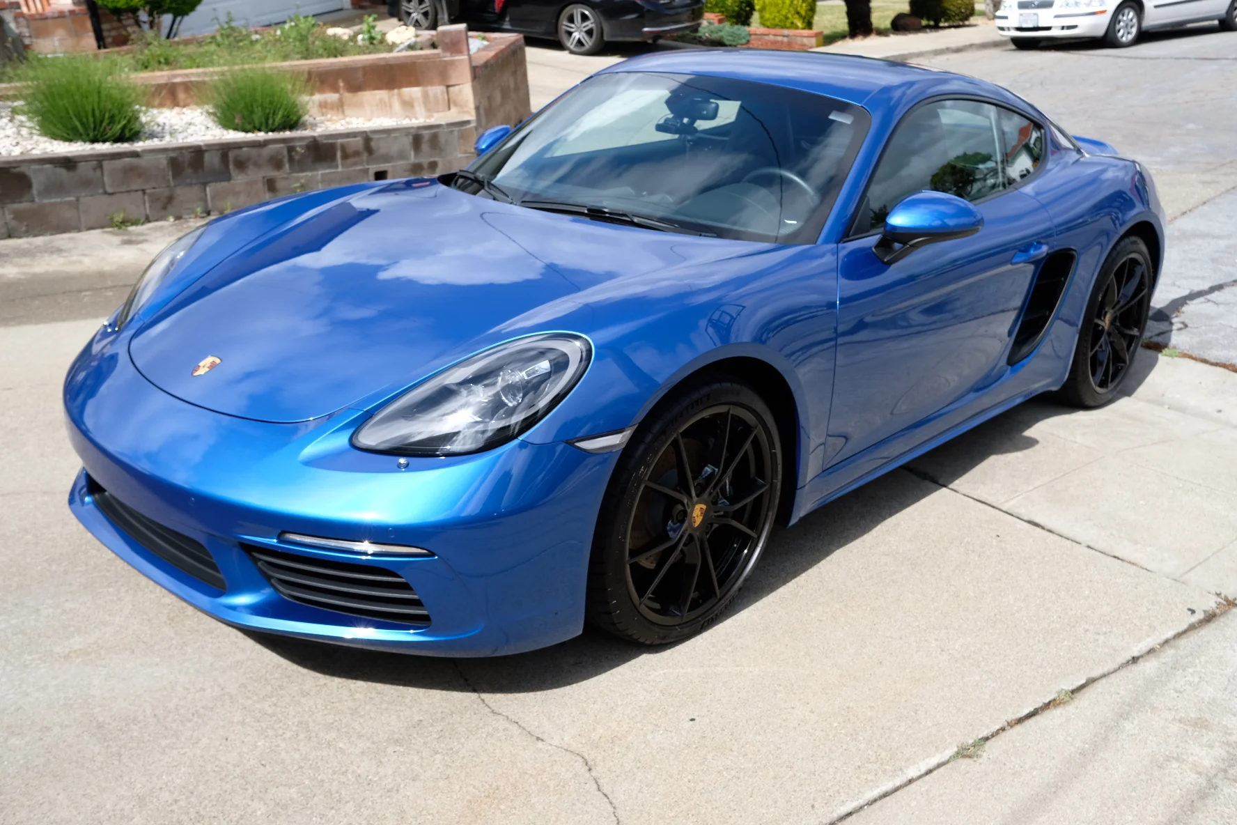 2018 Porsche Cayman 718 (Sapphire Blue Metallic)