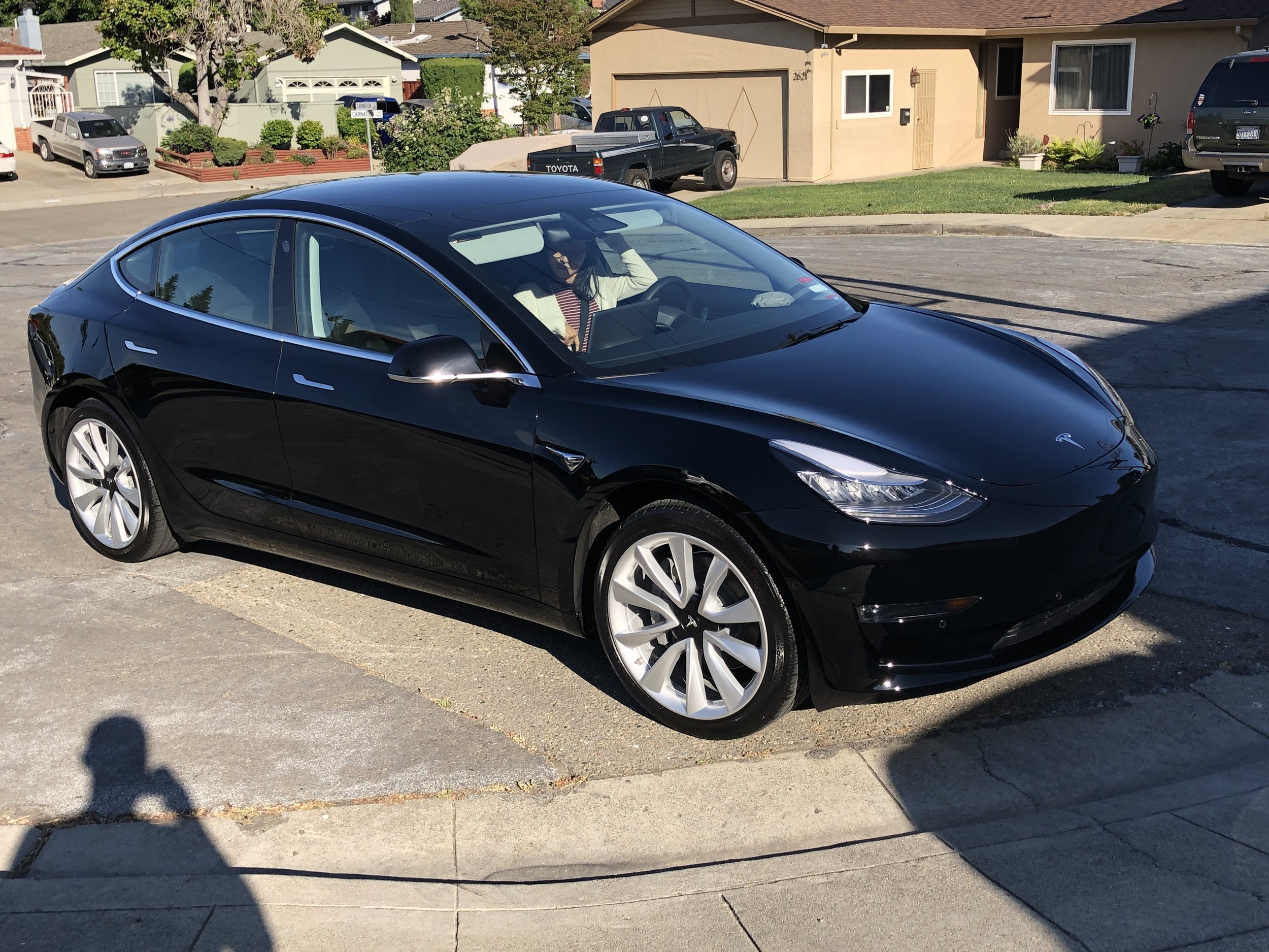 2019 Tesla Model 3 (Solid Black)
