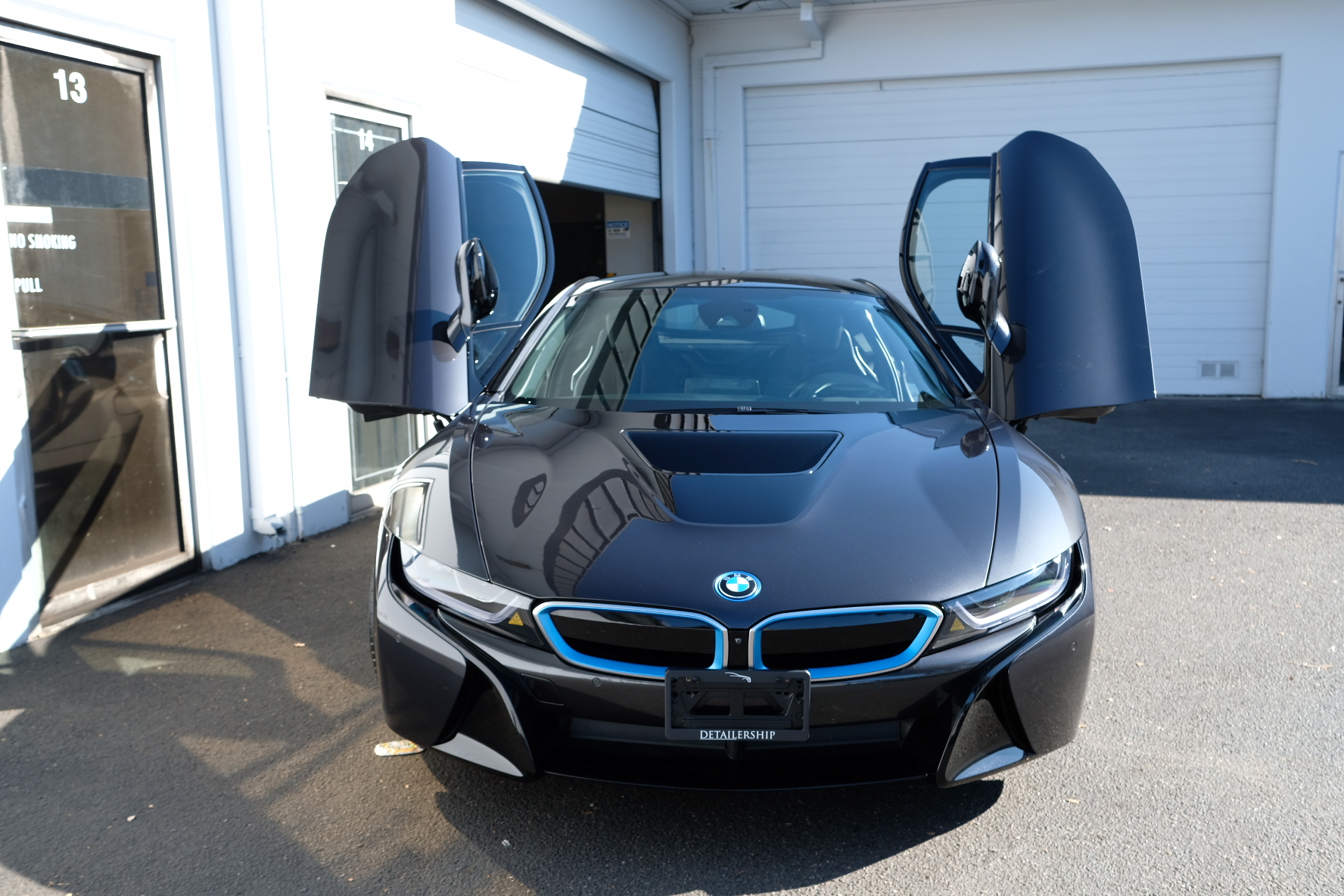 2016 BMW i8 (Sophisto Grey)