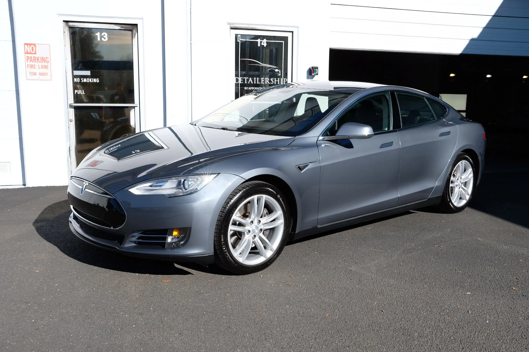2013 Tesla Model S (Gray Metallic)