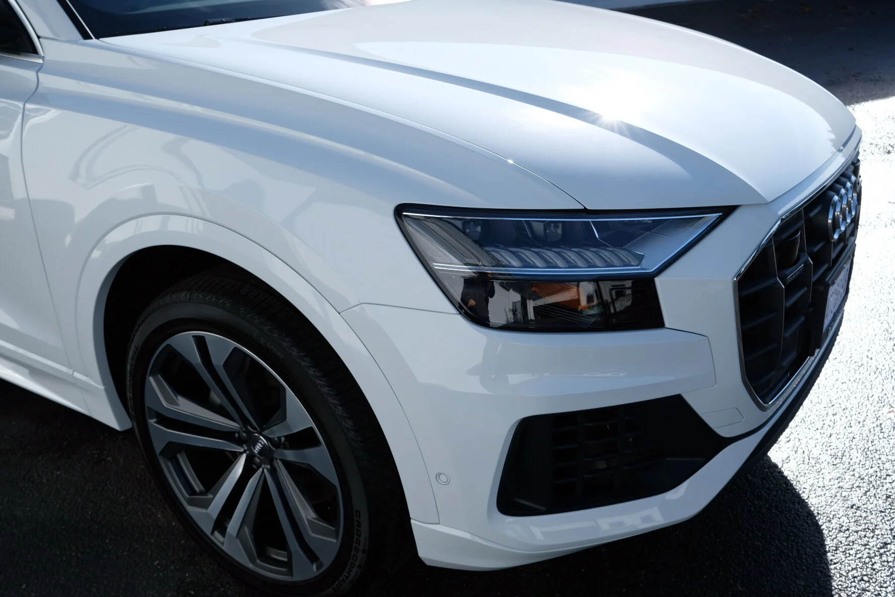2019 Audi Q8 (Glacier White)