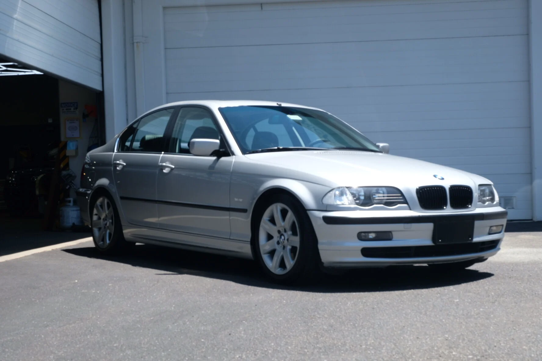 1999 BMW 328i (Titanium Silver Metallic)