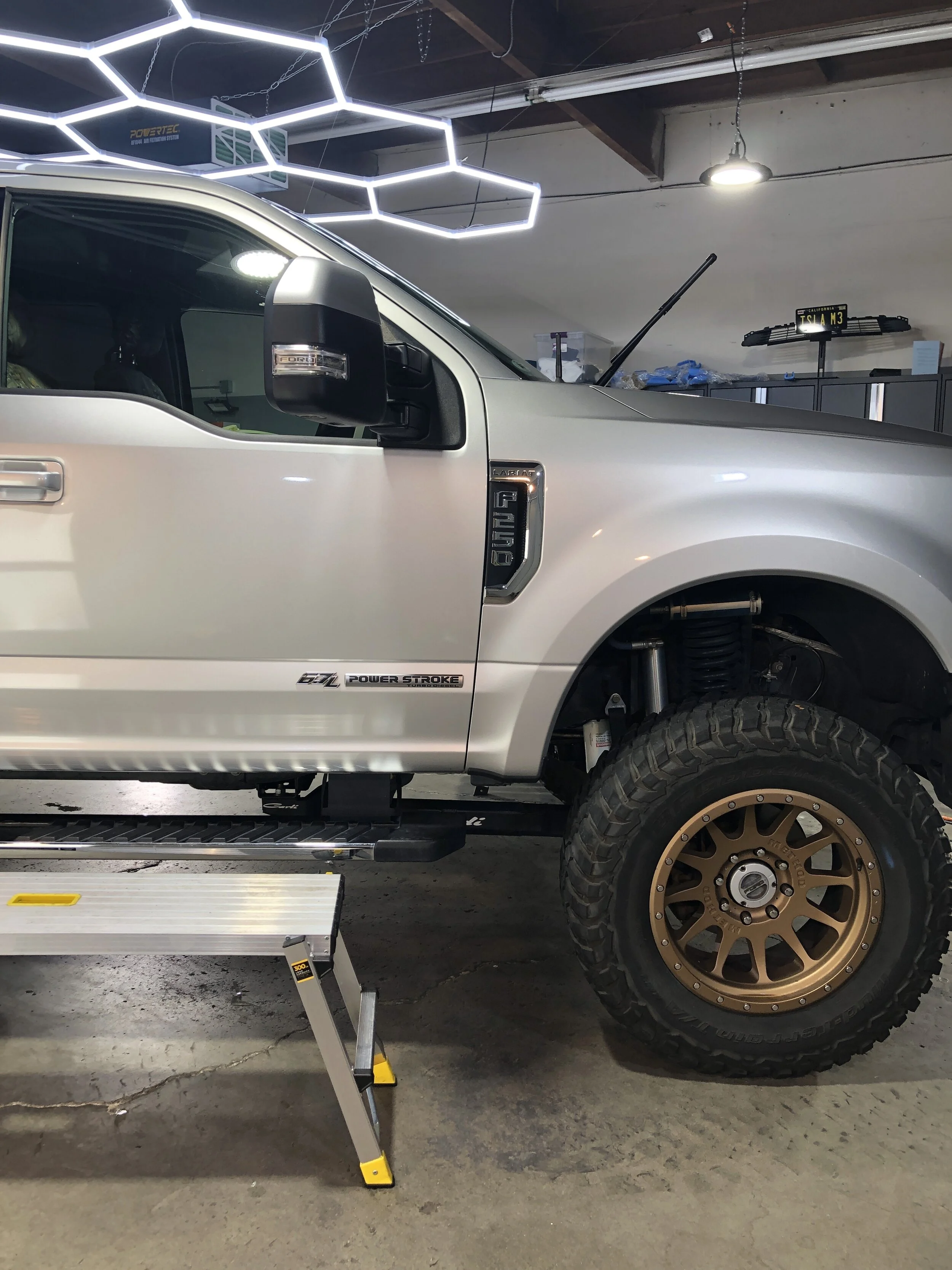 2016 Ford F-250 Super Duty Lariat (Ingot Silver Metallic)