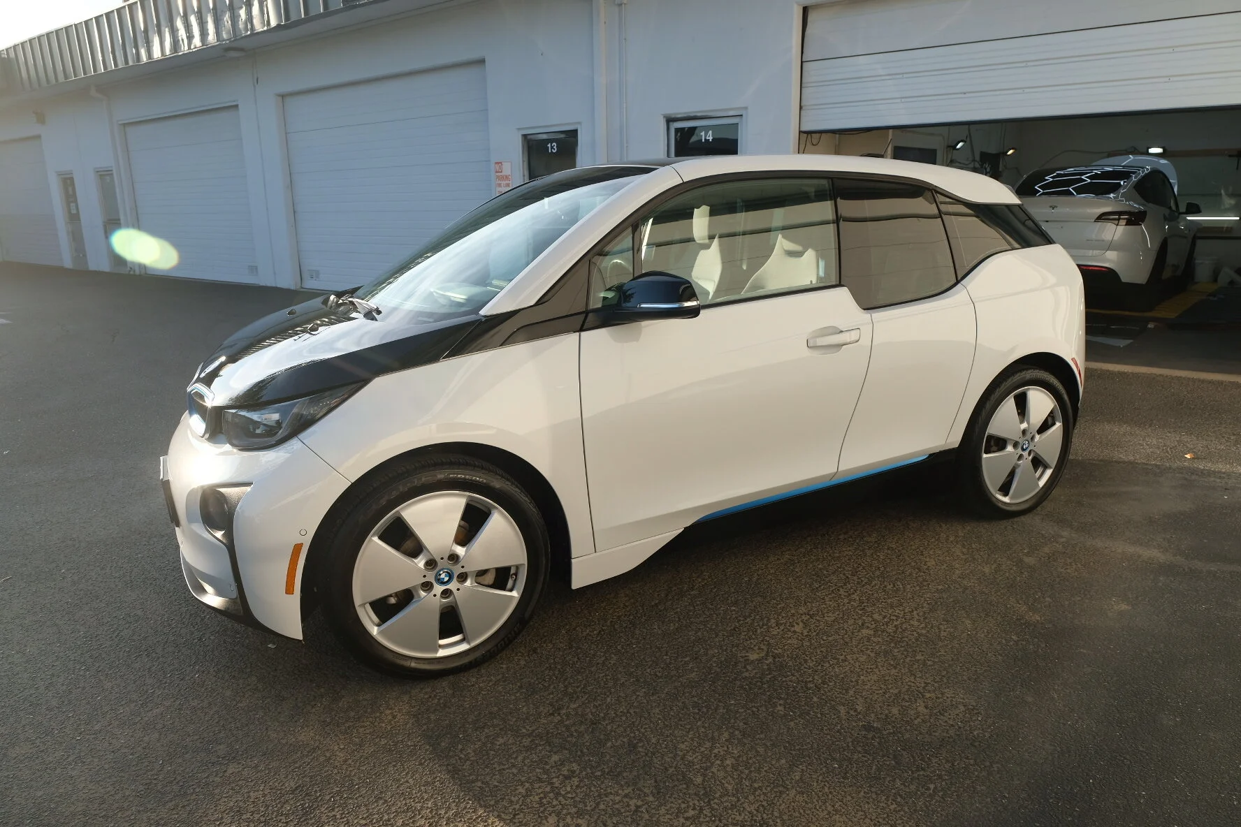 2016 BMW i3 (Capparis White)