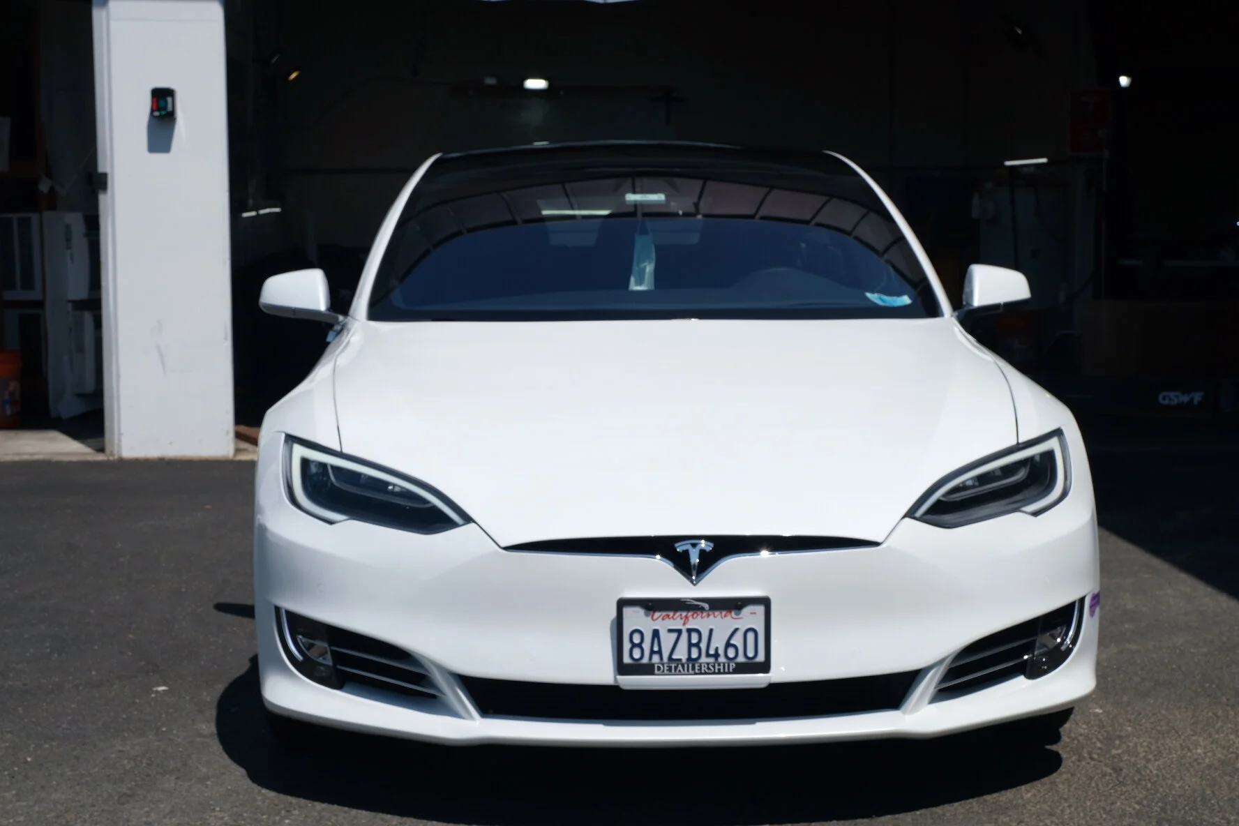 2017 Tesla Model S (Multicoat White Metallic)