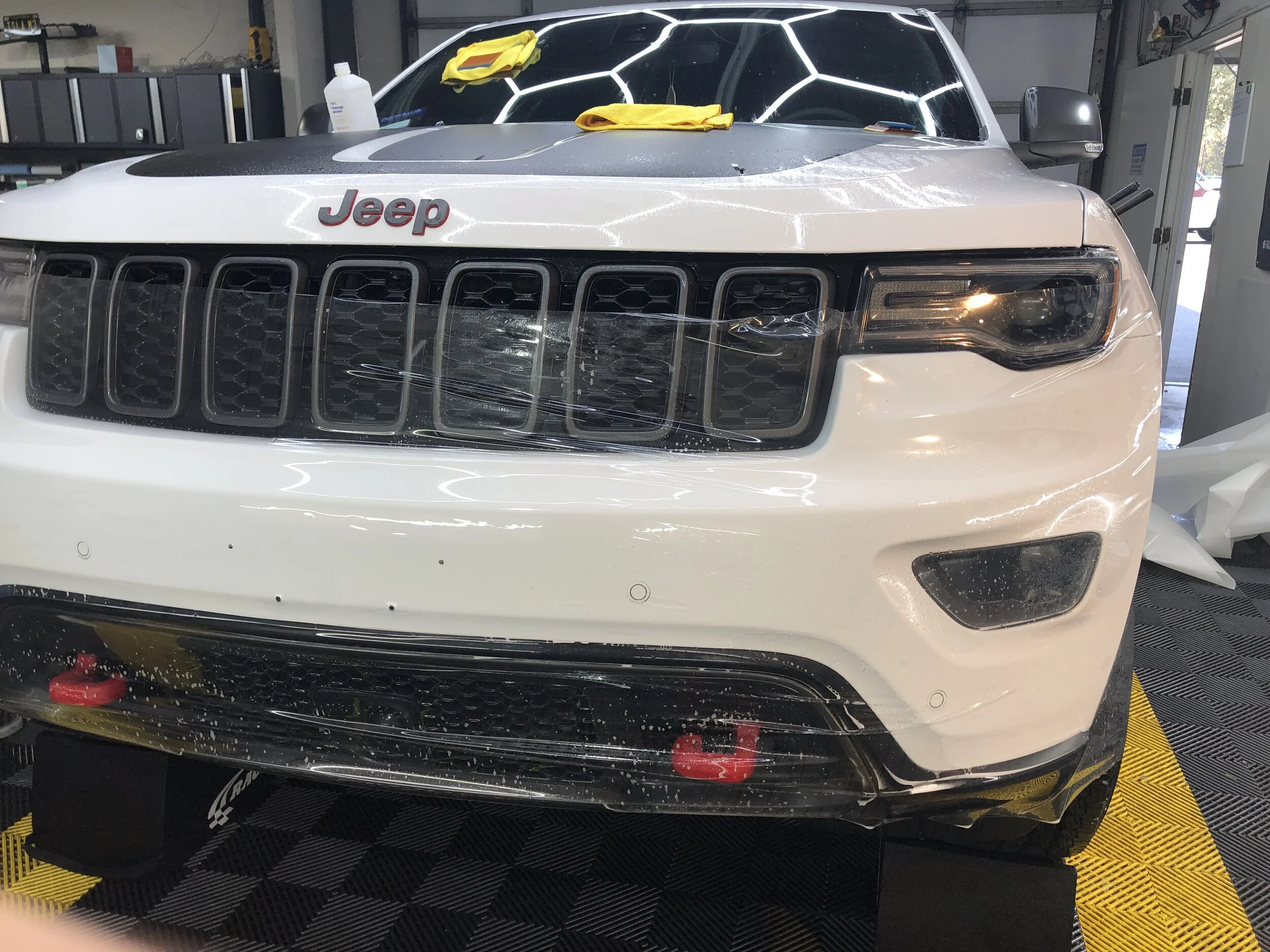 2020 Jeep Grand Cherokee (Bright White Clearcoat)