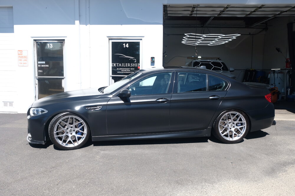  BMW M5 (negro congelado) — DETAILERSHIP™