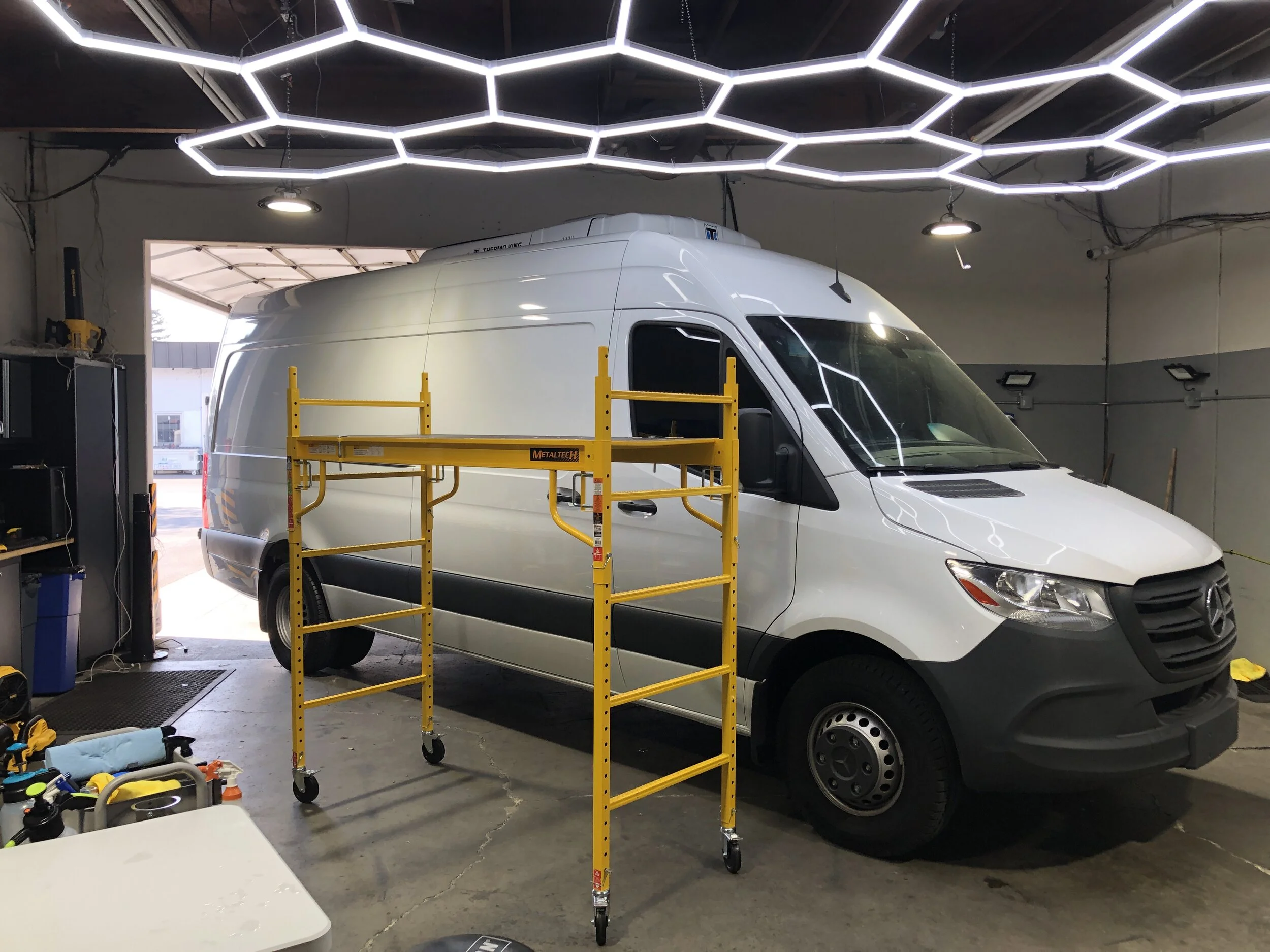 2019 Mercedes Sprinter 4500 (Artic White)