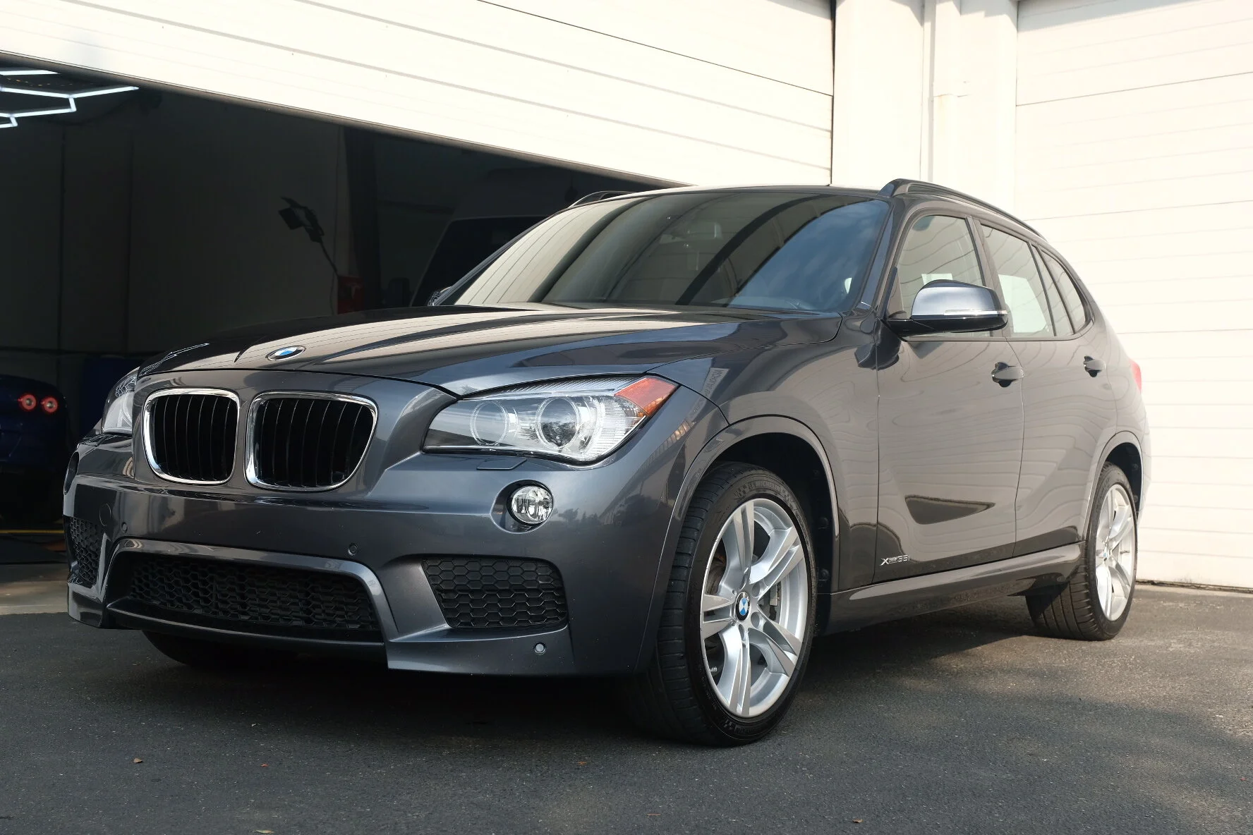 2015 BMW X1 (Mineral Gray Metallic)