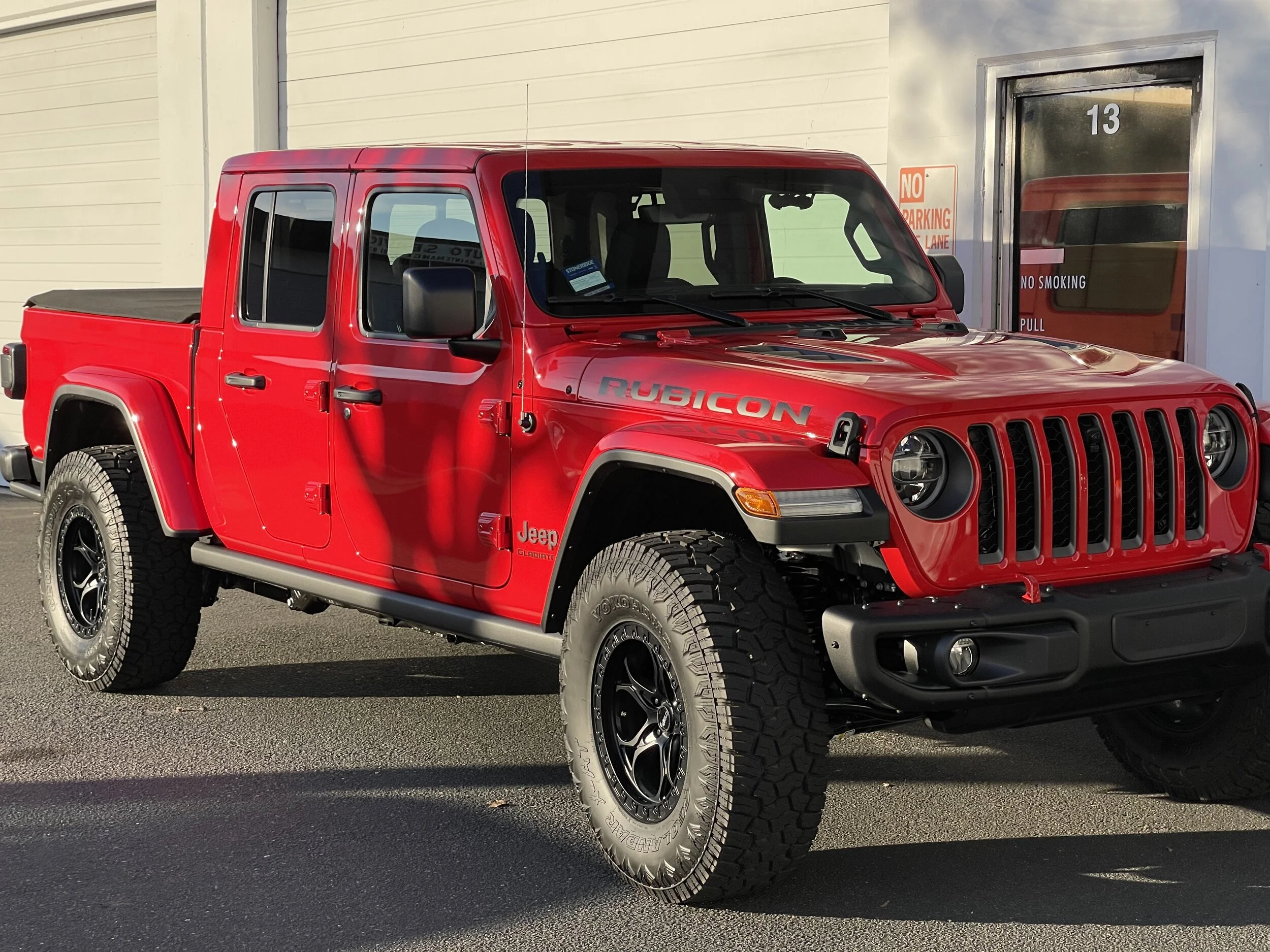 2021 Jeep Gladiator (Firecracker Red)