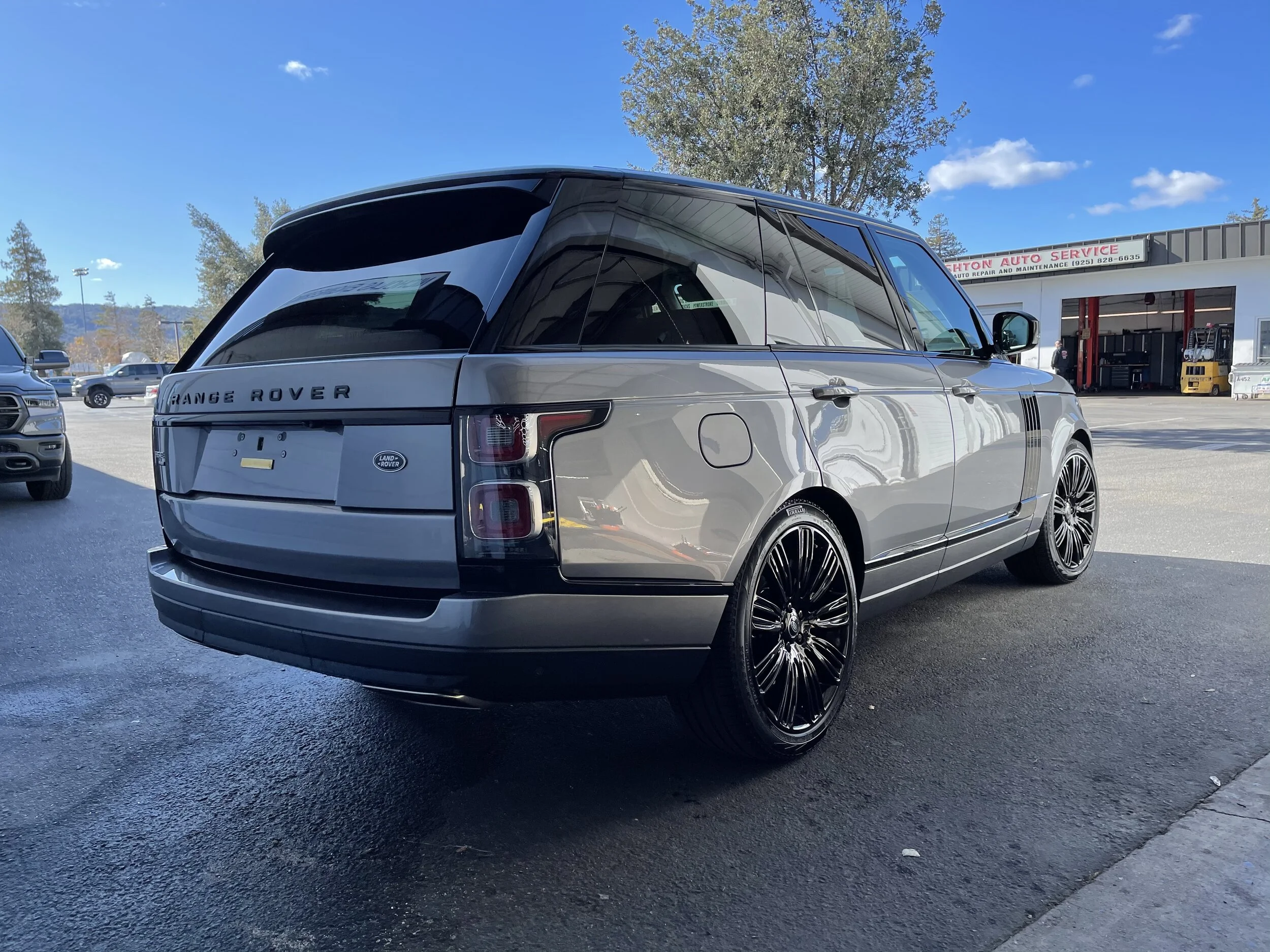 2020 Land Rover Range Rover (Eiger Grey)