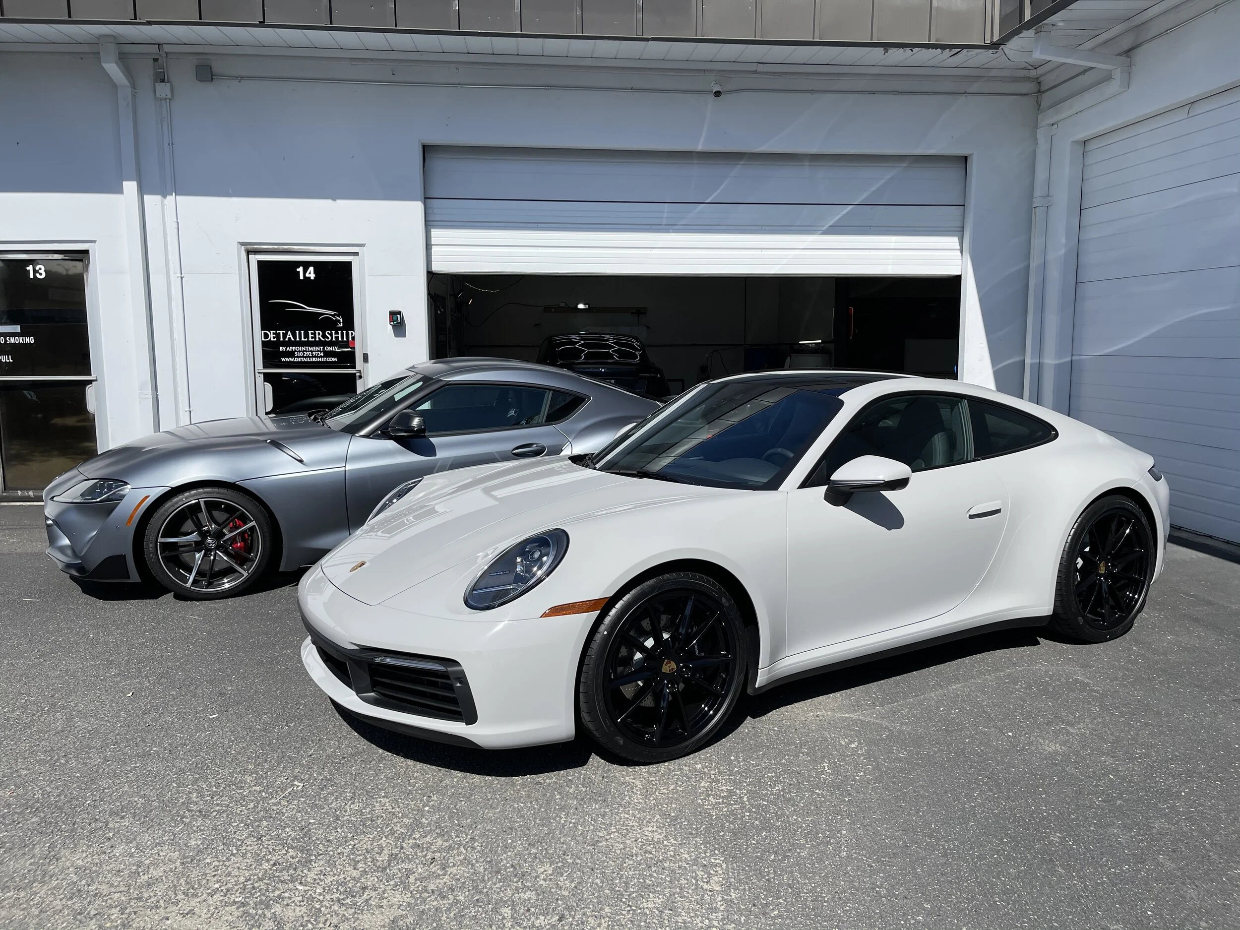 2021 Porsche 911 Carrera (Chalk)