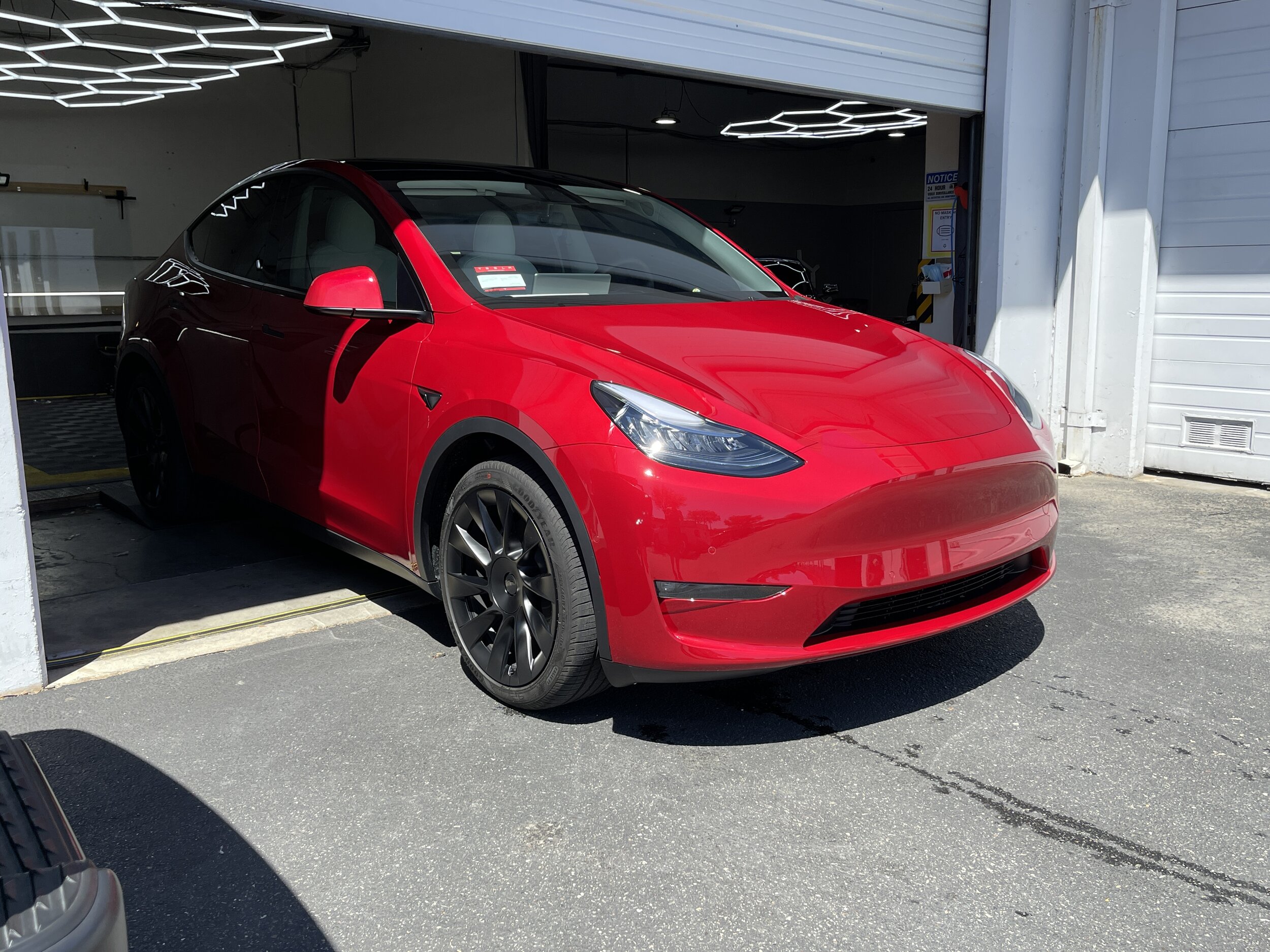 2021 Tesla Model Y (Multicoat Red)