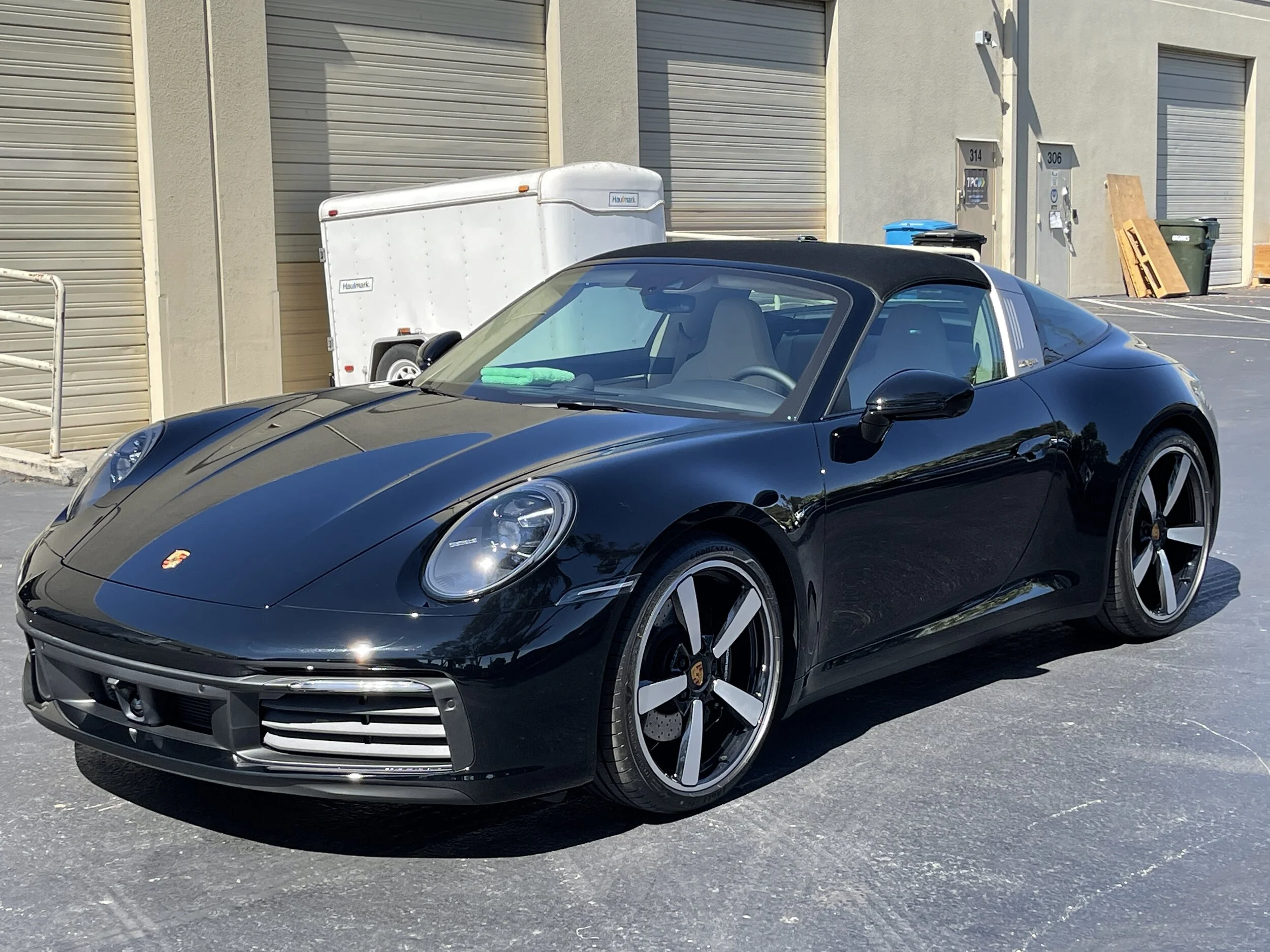 2021 Porsche Targa 4S Heritage Edition (Black)