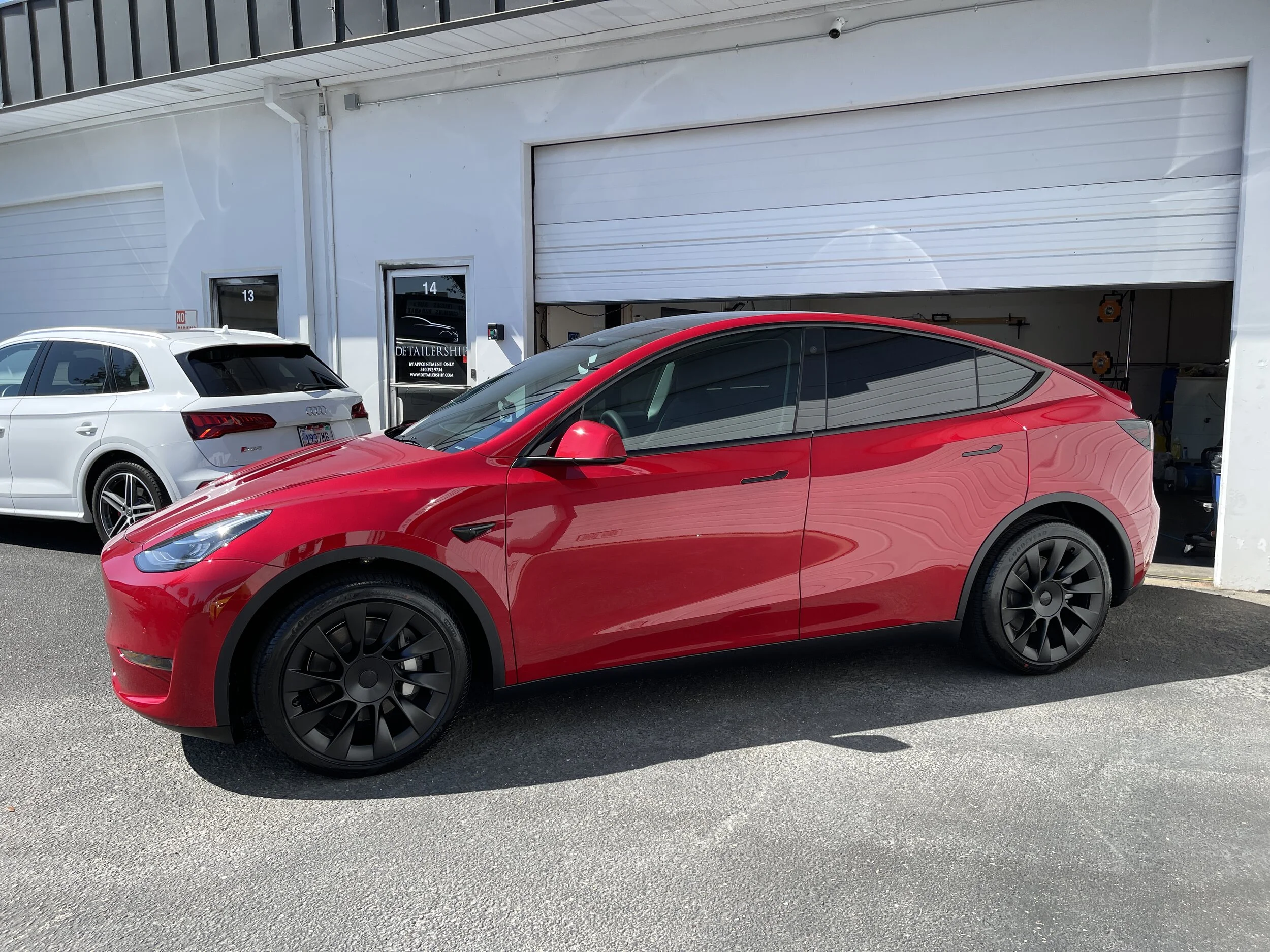 2021 Tesla Model Y (Multicoat Red)