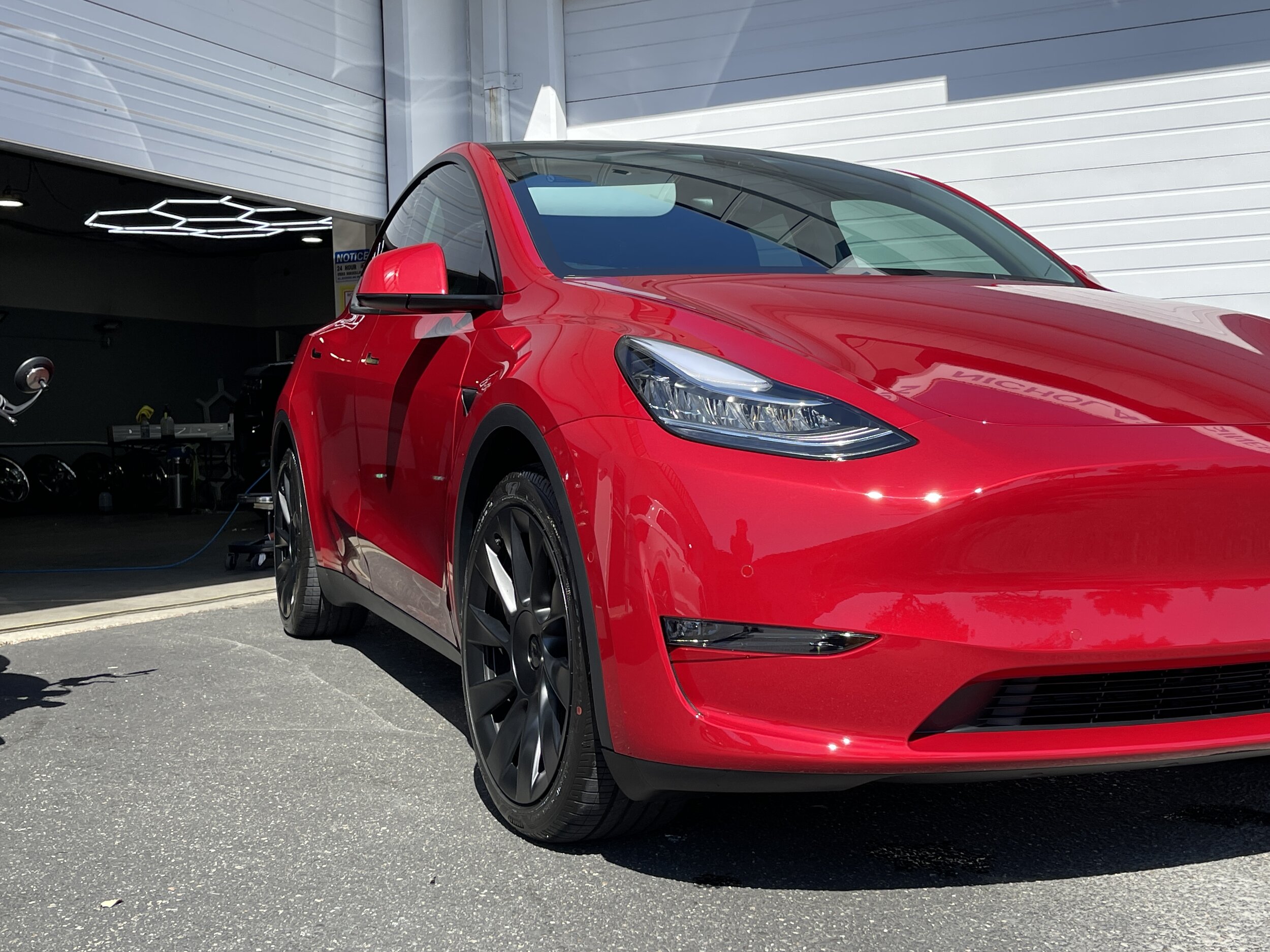 Lackpinsel rot Red Multi-Coat für Tesla Model Y, Farbcode: PPMR