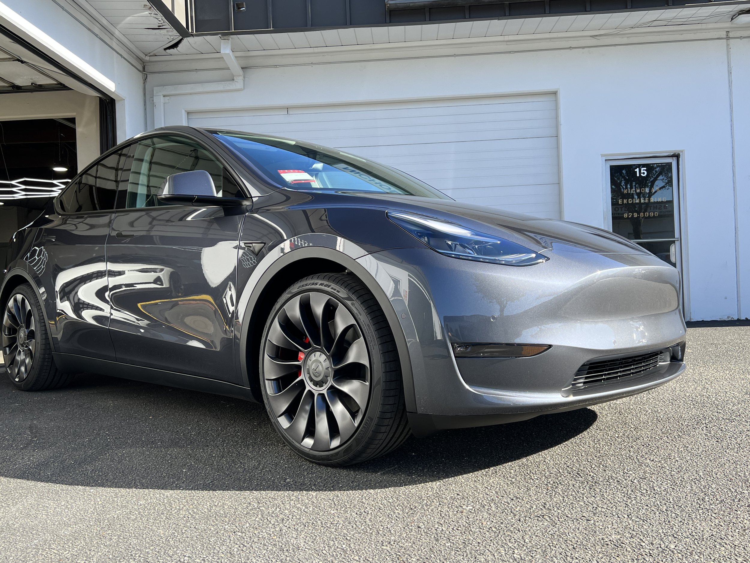 2022 Tesla Model Y Grey Metallic — Detailership™