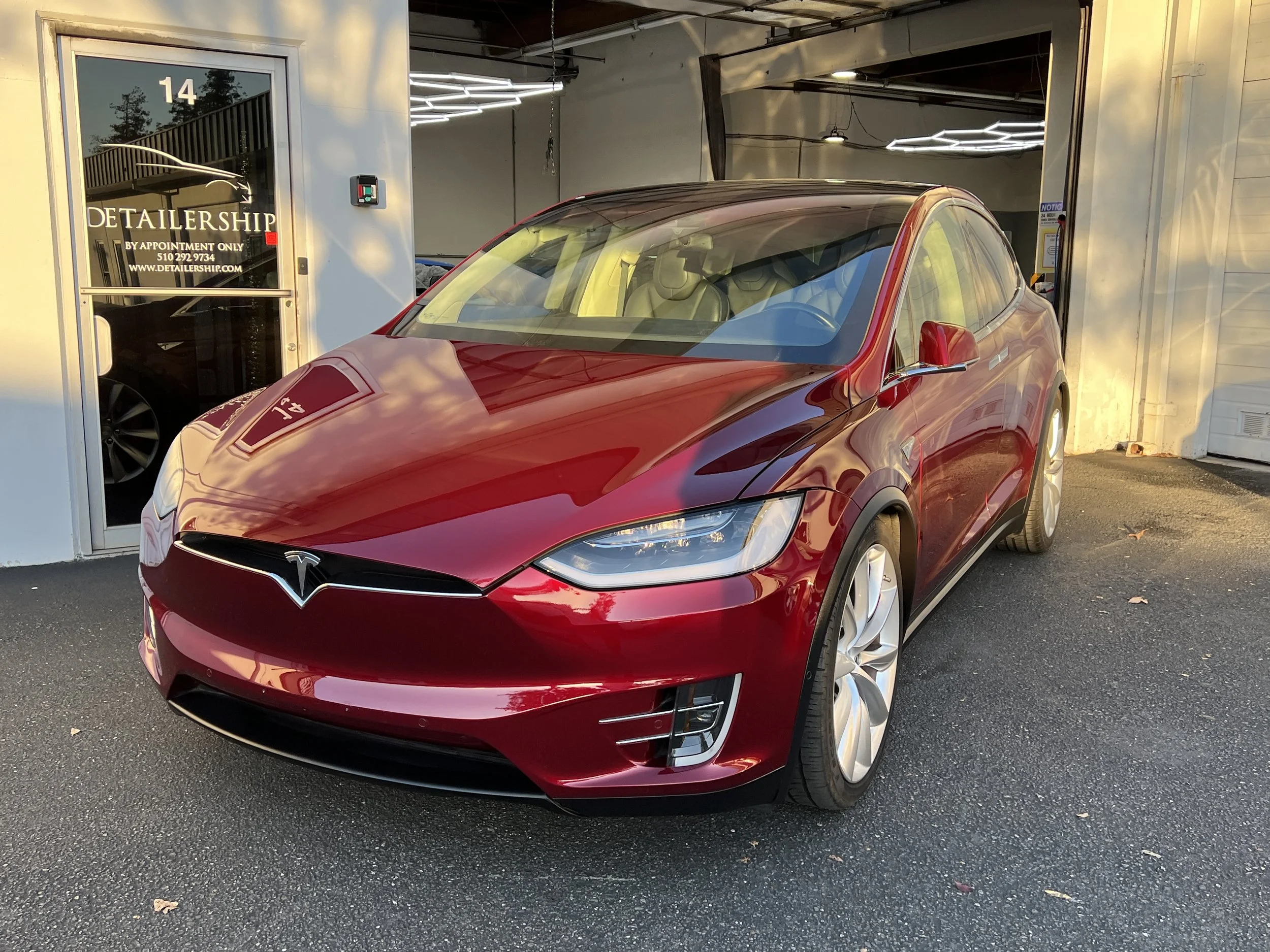 2016 Tesla Model X Signature (Signature Red)