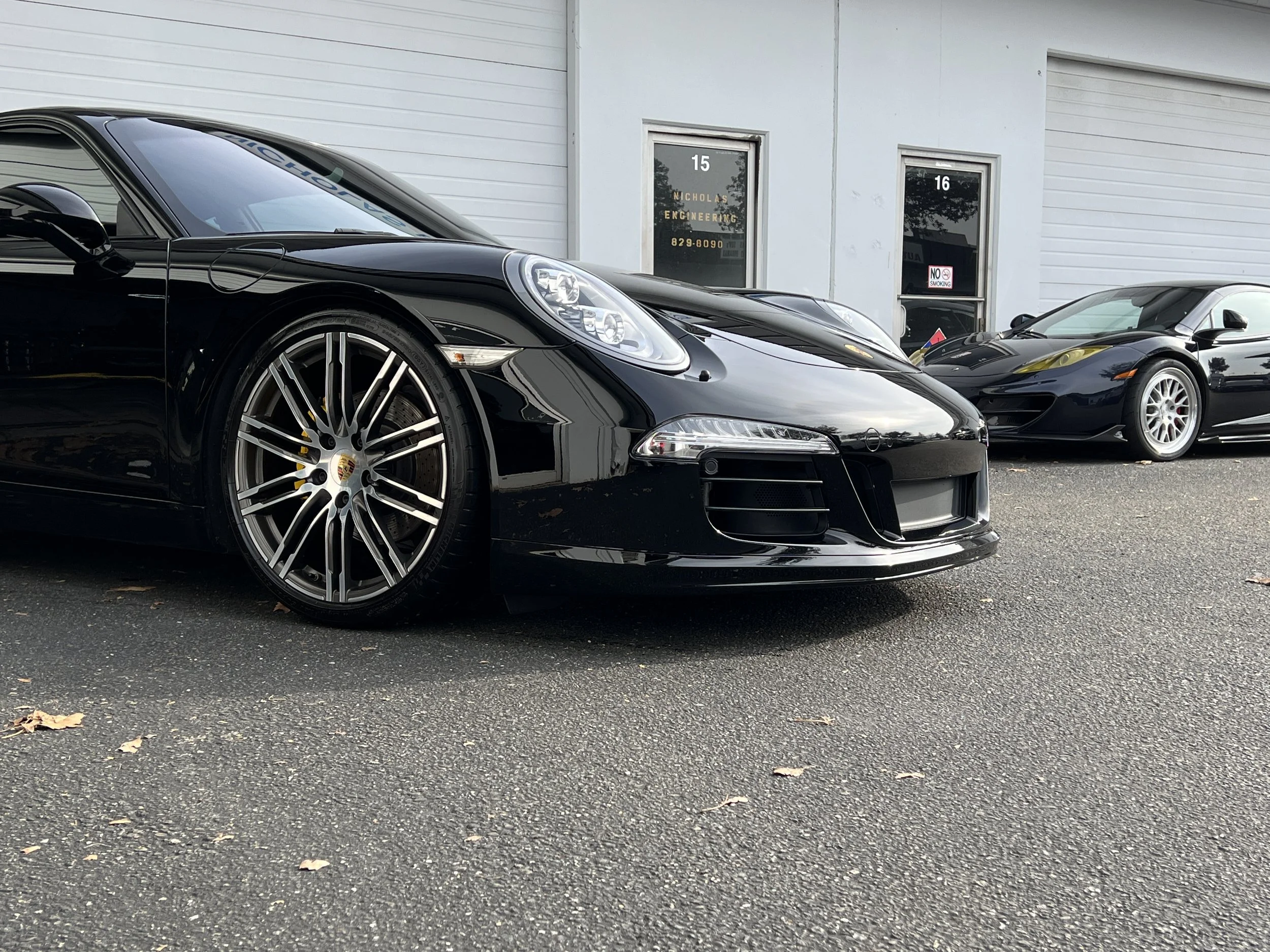 2016 Porsche Carrera 911 Black Edition (Black)