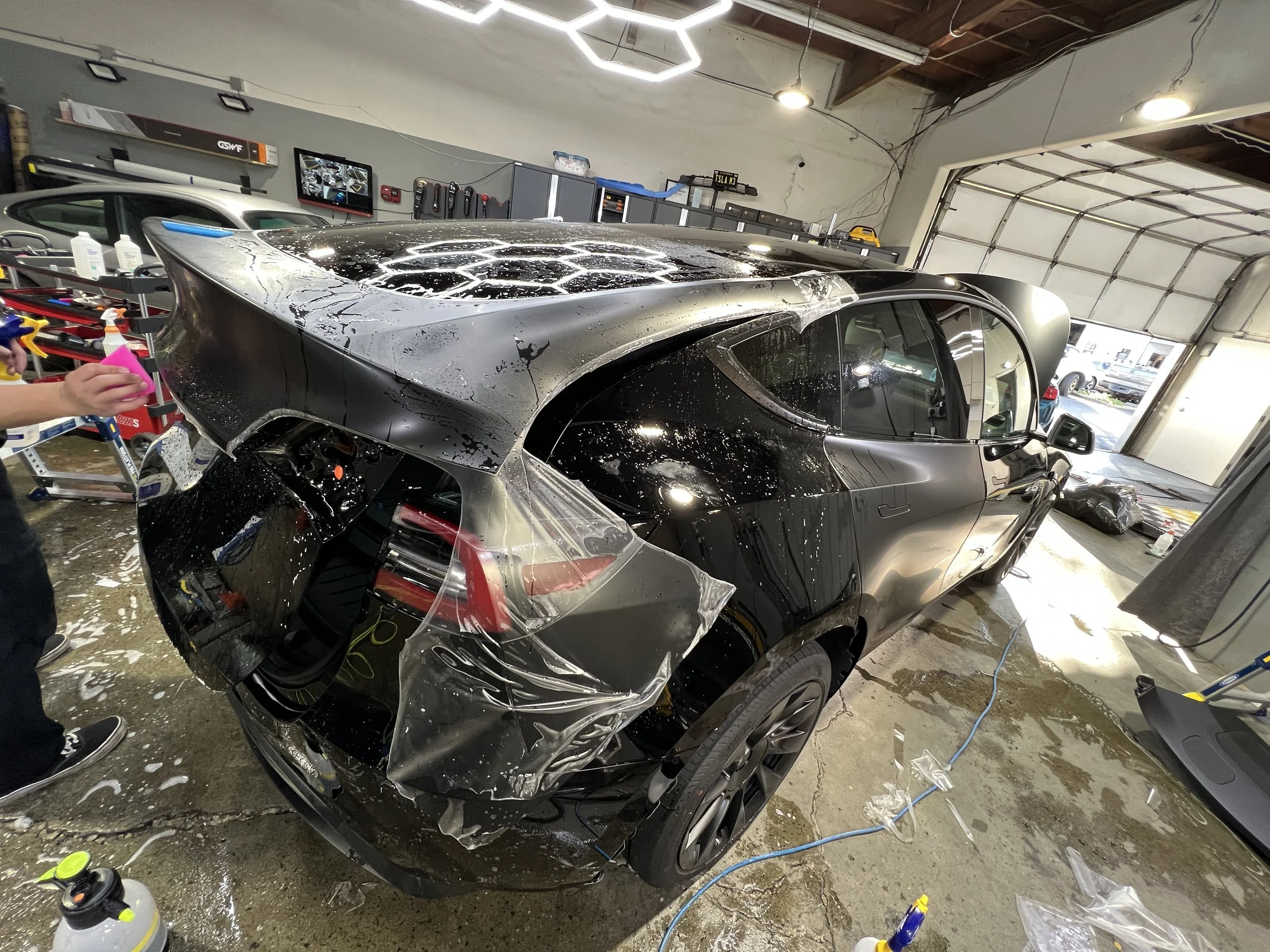 2022 Tesla Model Y (Black)