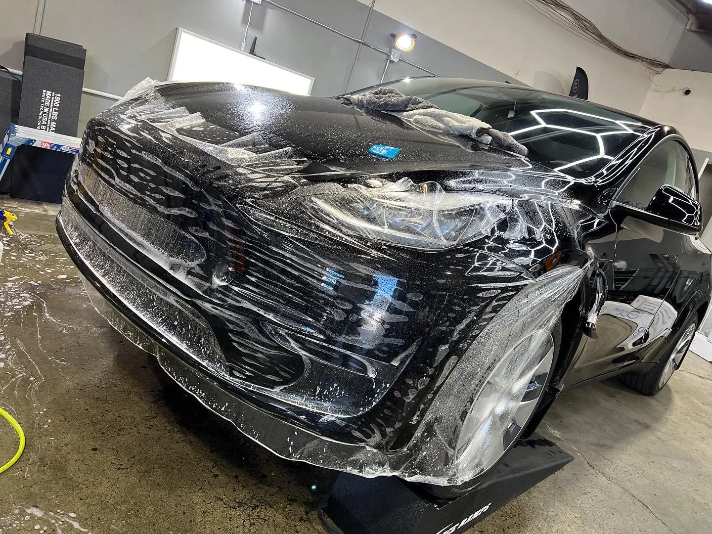 2022 Tesla Model Y (Black)