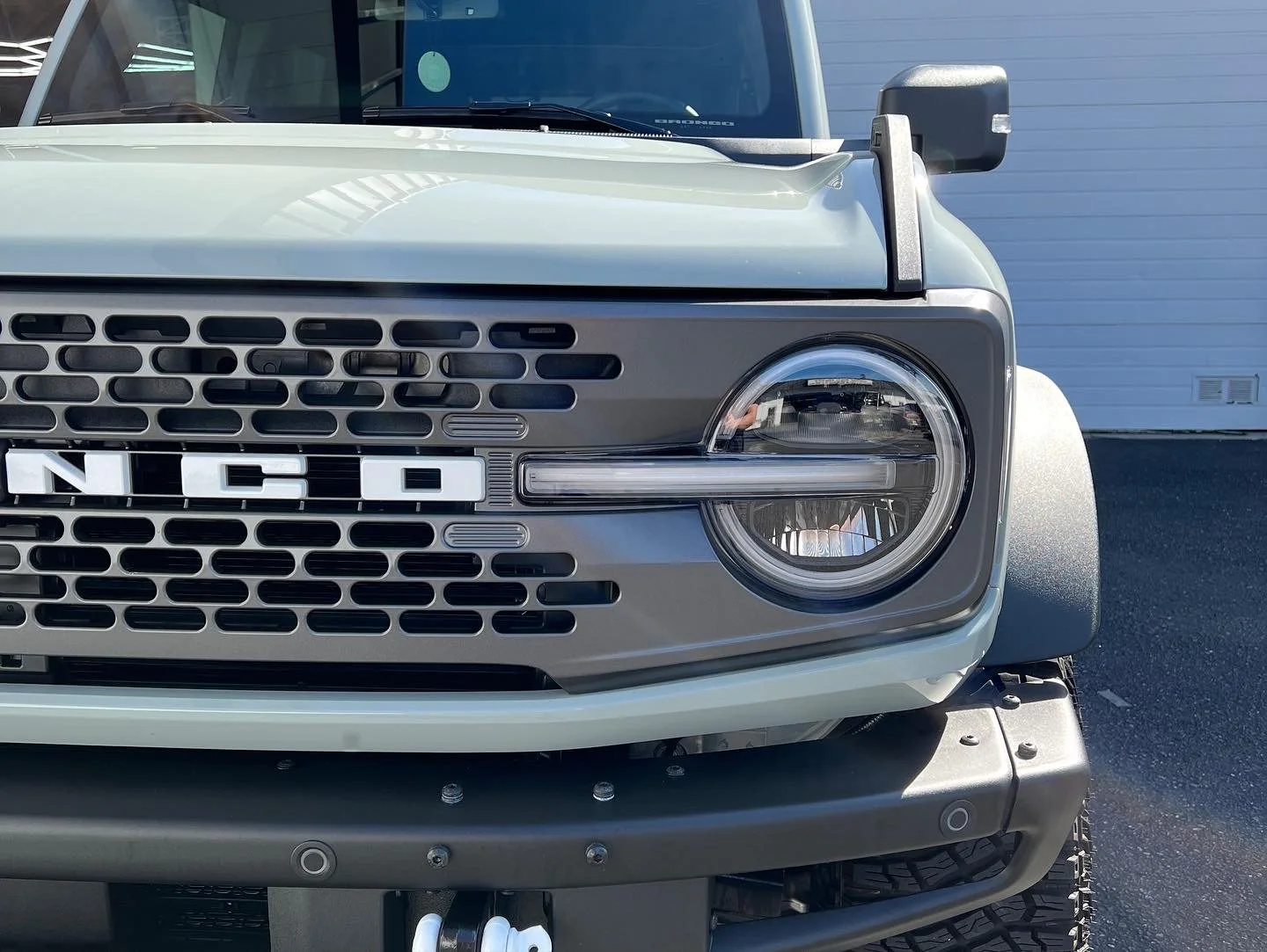 2022 Ford Bronco (Cactus Gray)