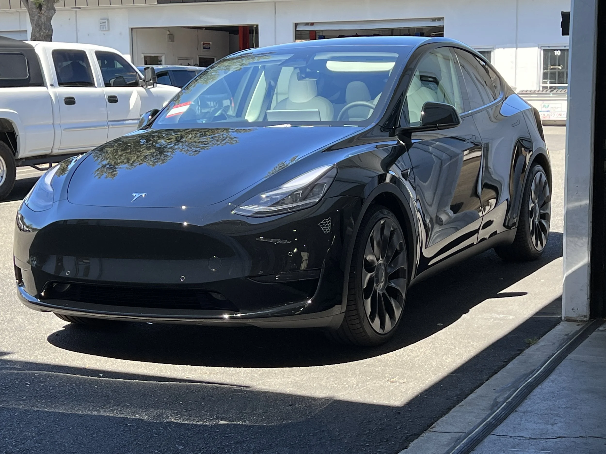 2022 Tesla Model Y (Black)