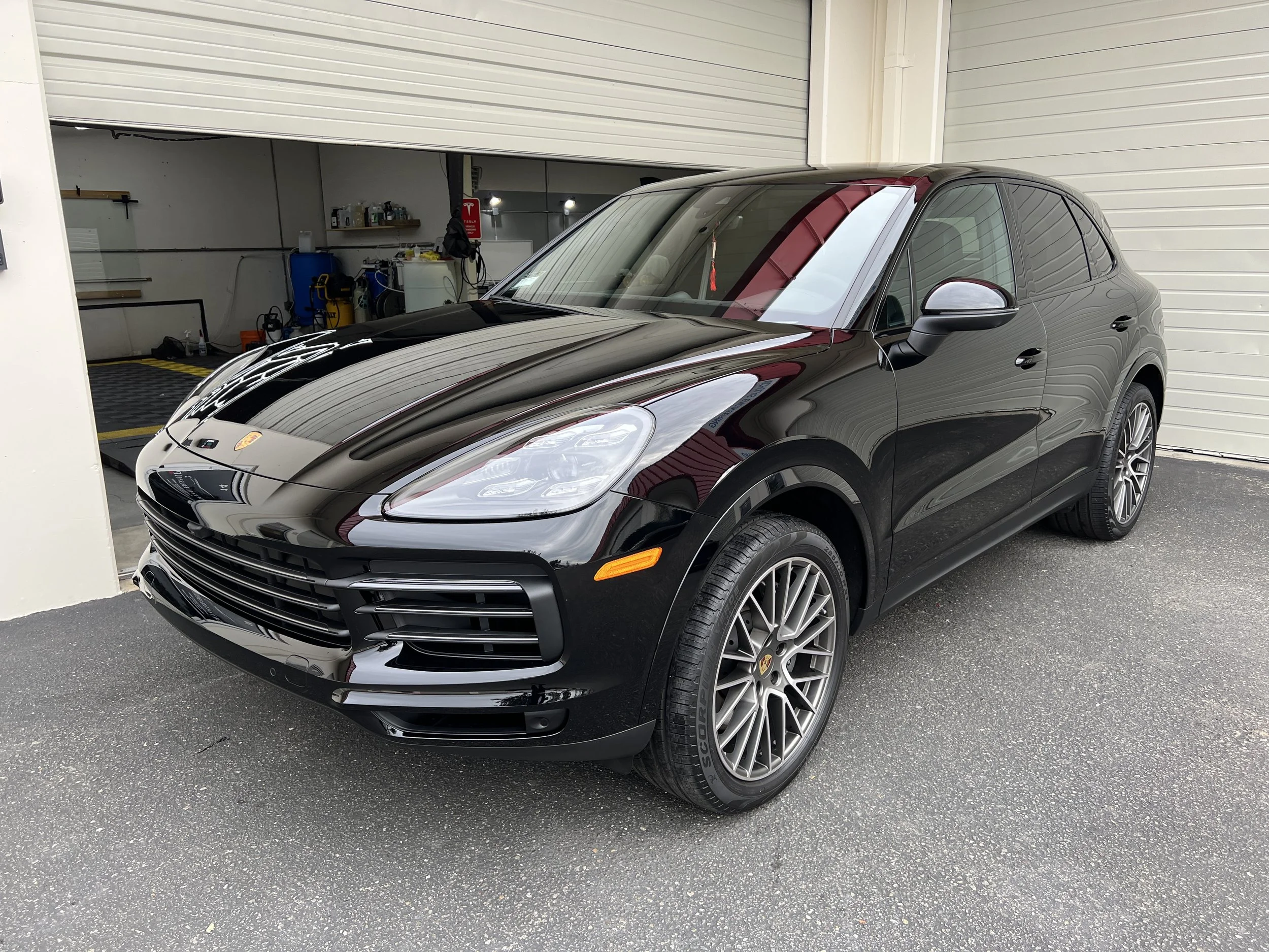 2022 Porsche Cayenne S (Jet Black)