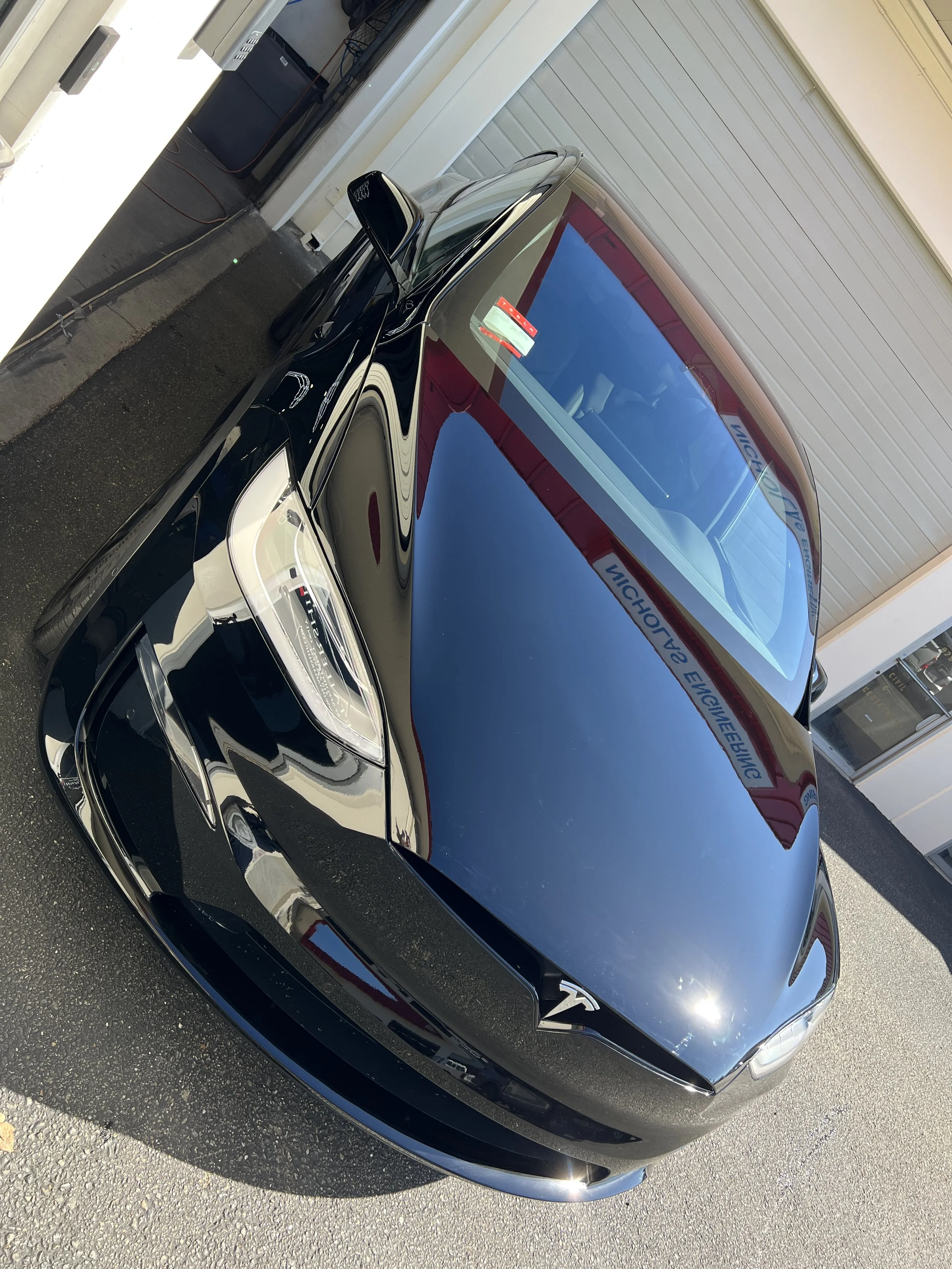 2022 Tesla Model X (Black)