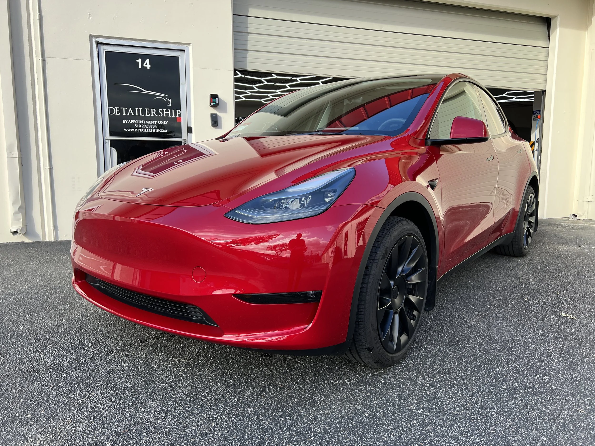 2023 Tesla Model Y (Multicoat Red)