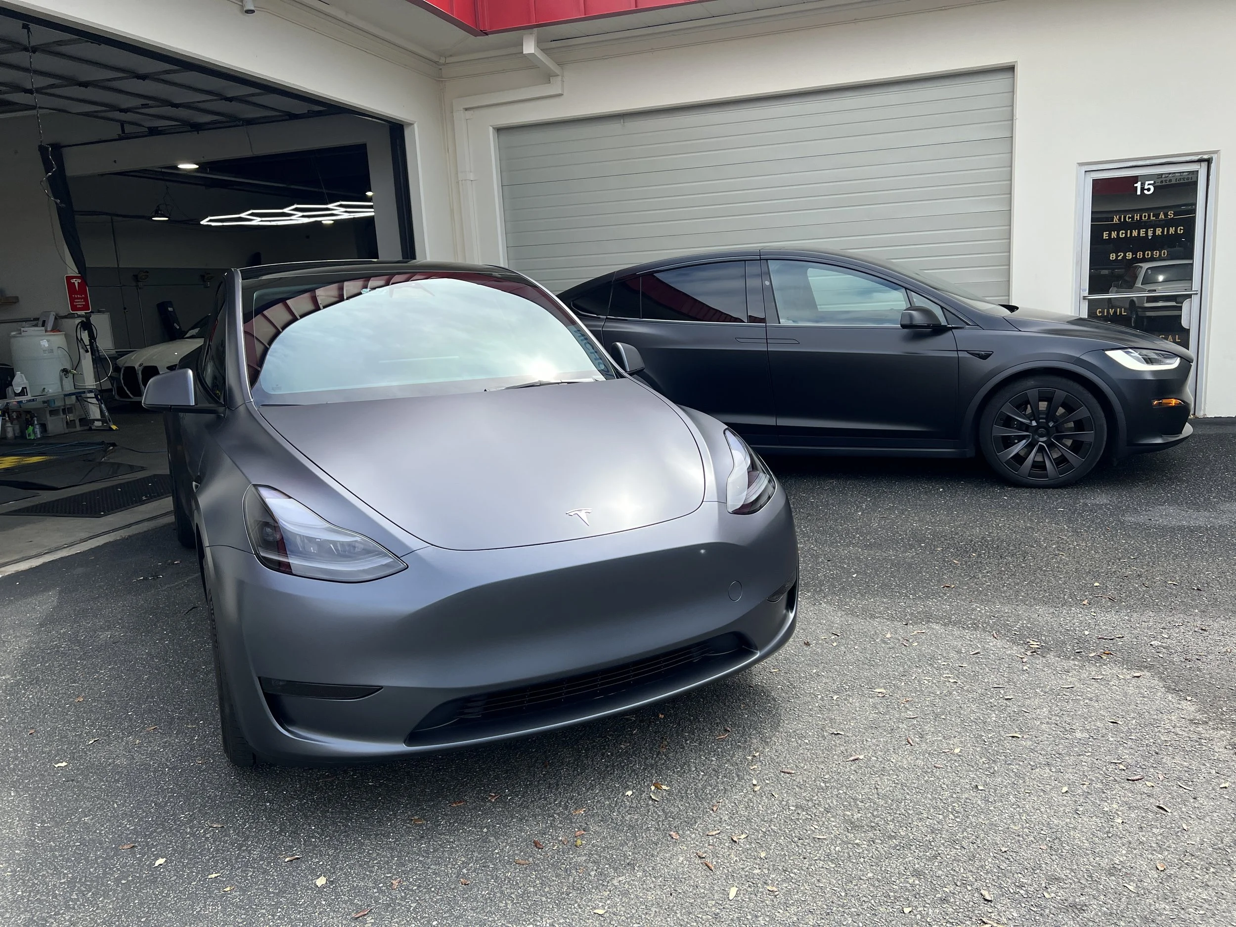 2023 Tesla Y (Grey Metallic)