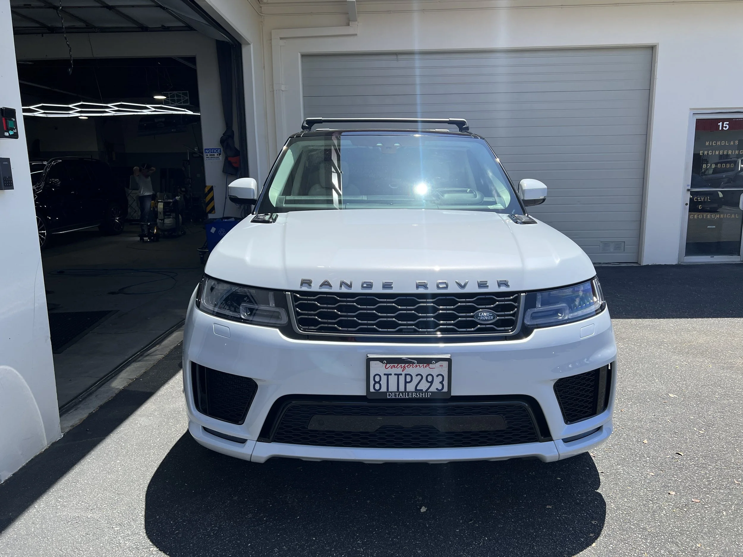 2020 Land Rover Range Rover Sport (Yulong White)