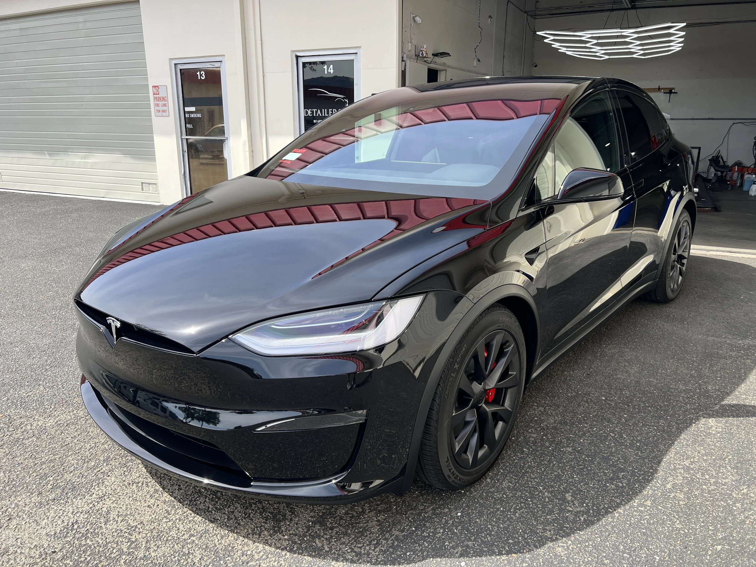 2023 Tesla Model X Plaid (Black)