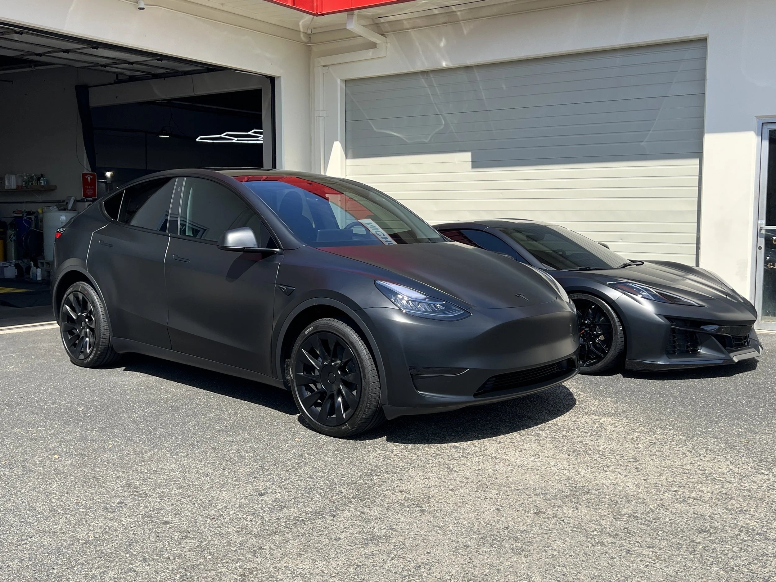 2023 Tesla Model Y (Black)