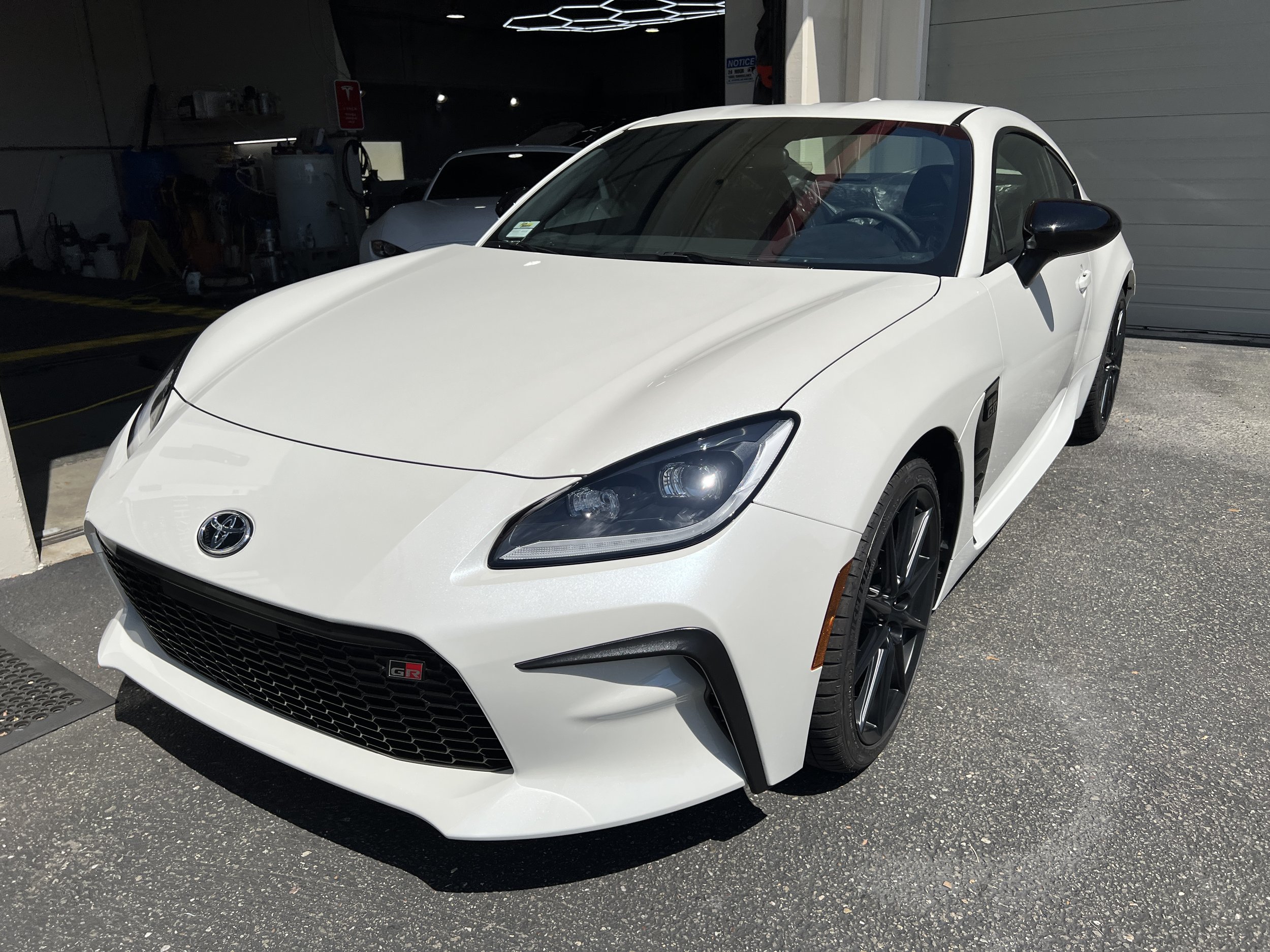 2023 Toyota GR86 (Halo White)