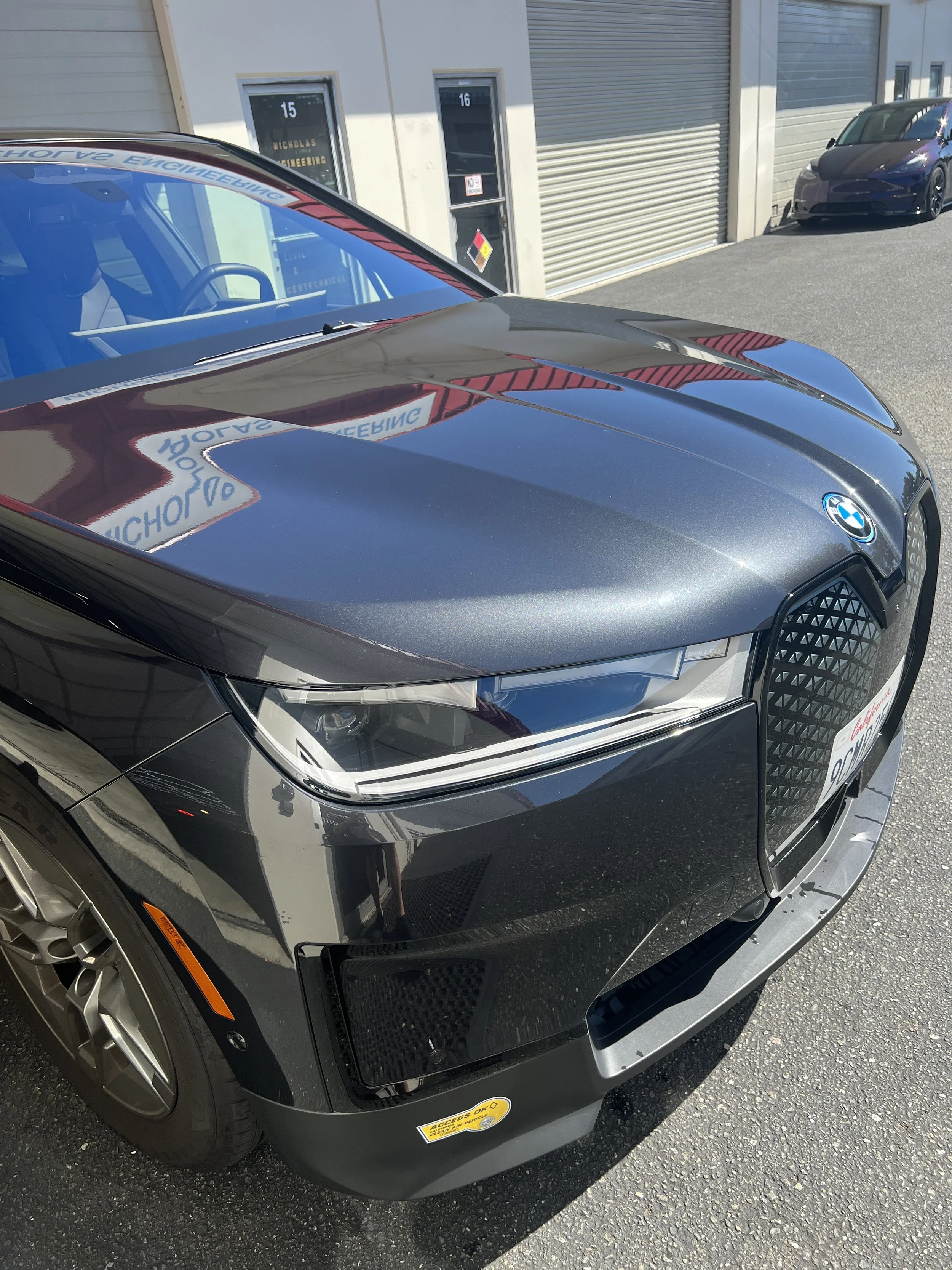 2023 BMW iX (Carbon Grey Metallic)