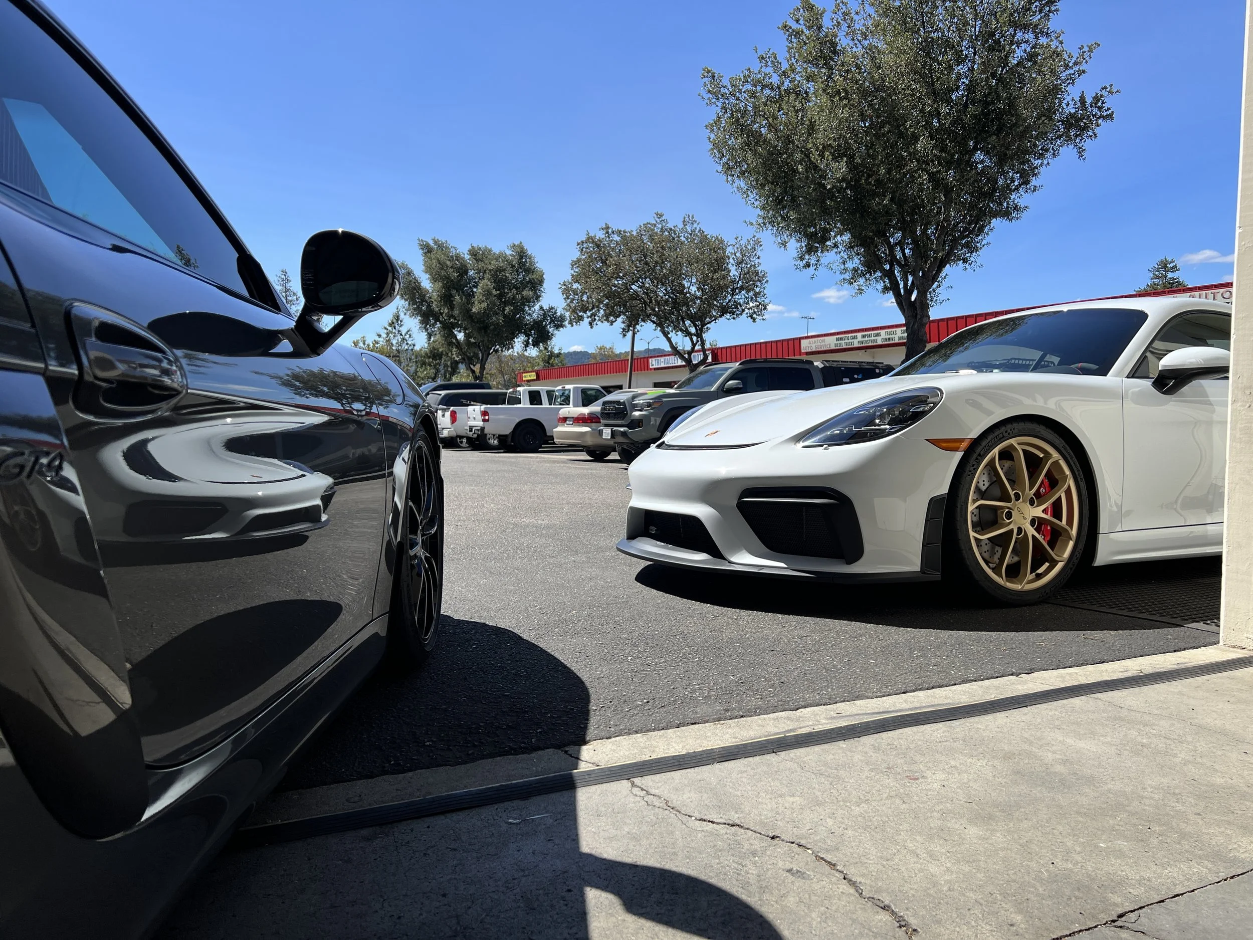 2023 Porsche GT4 (Carrara White)