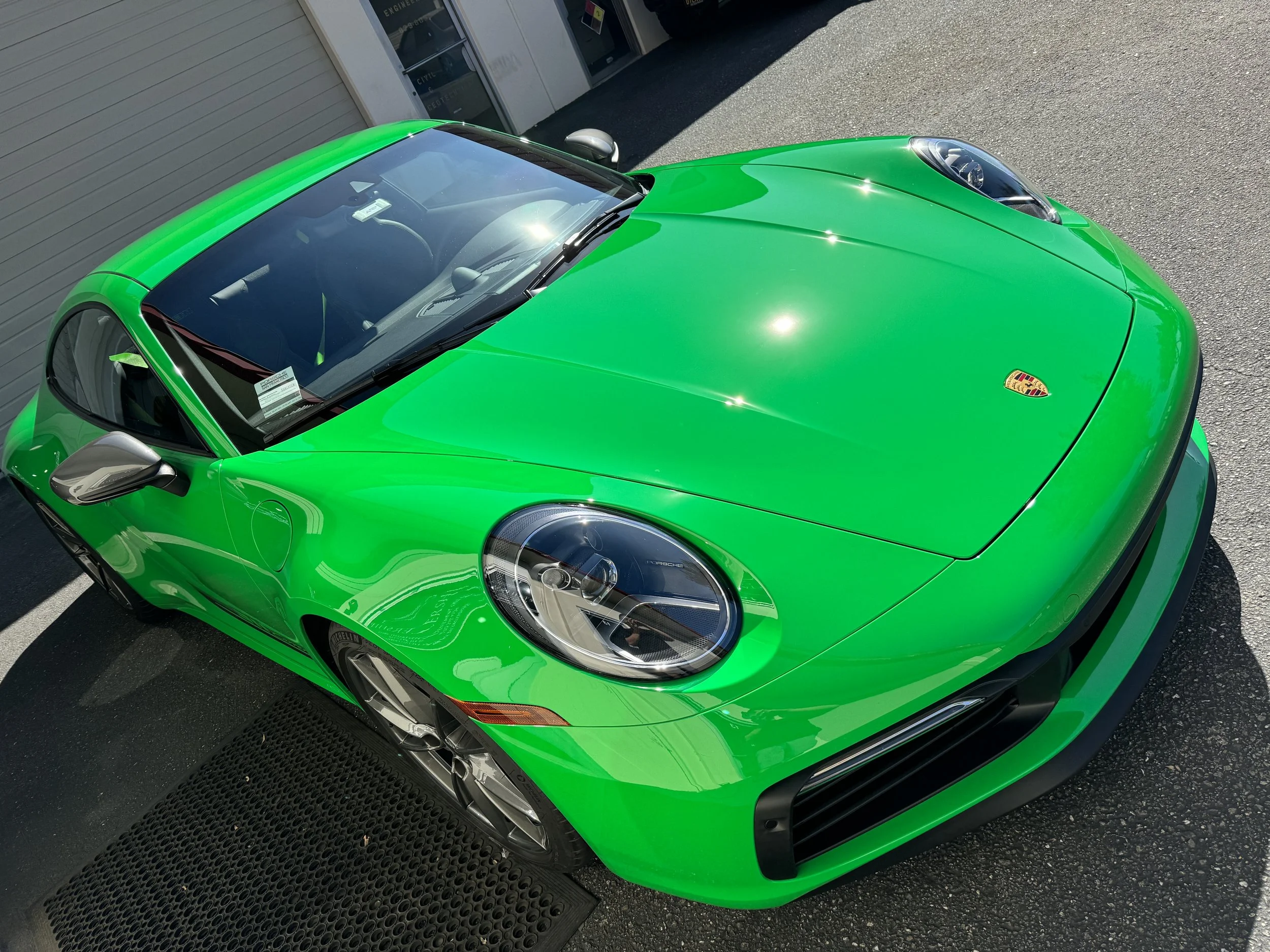 2023 Porsche 911 Carrera T (Python Green)