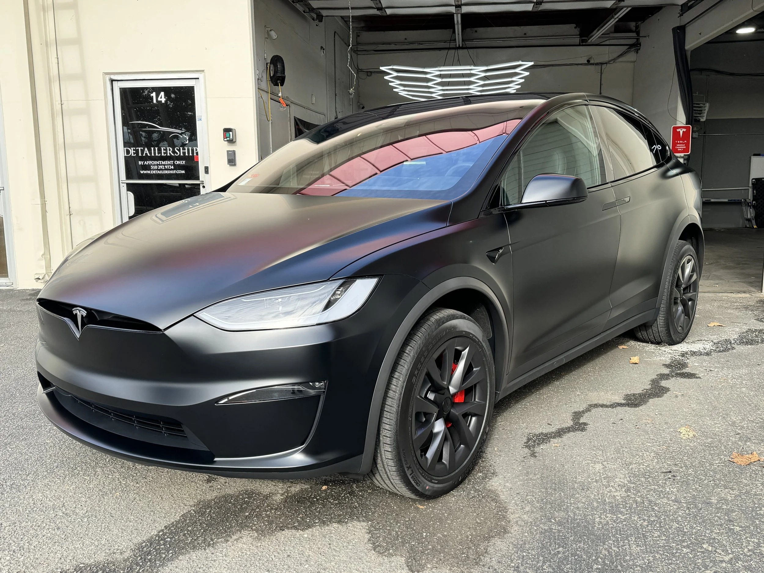 2023 Tesla Model X (Black)