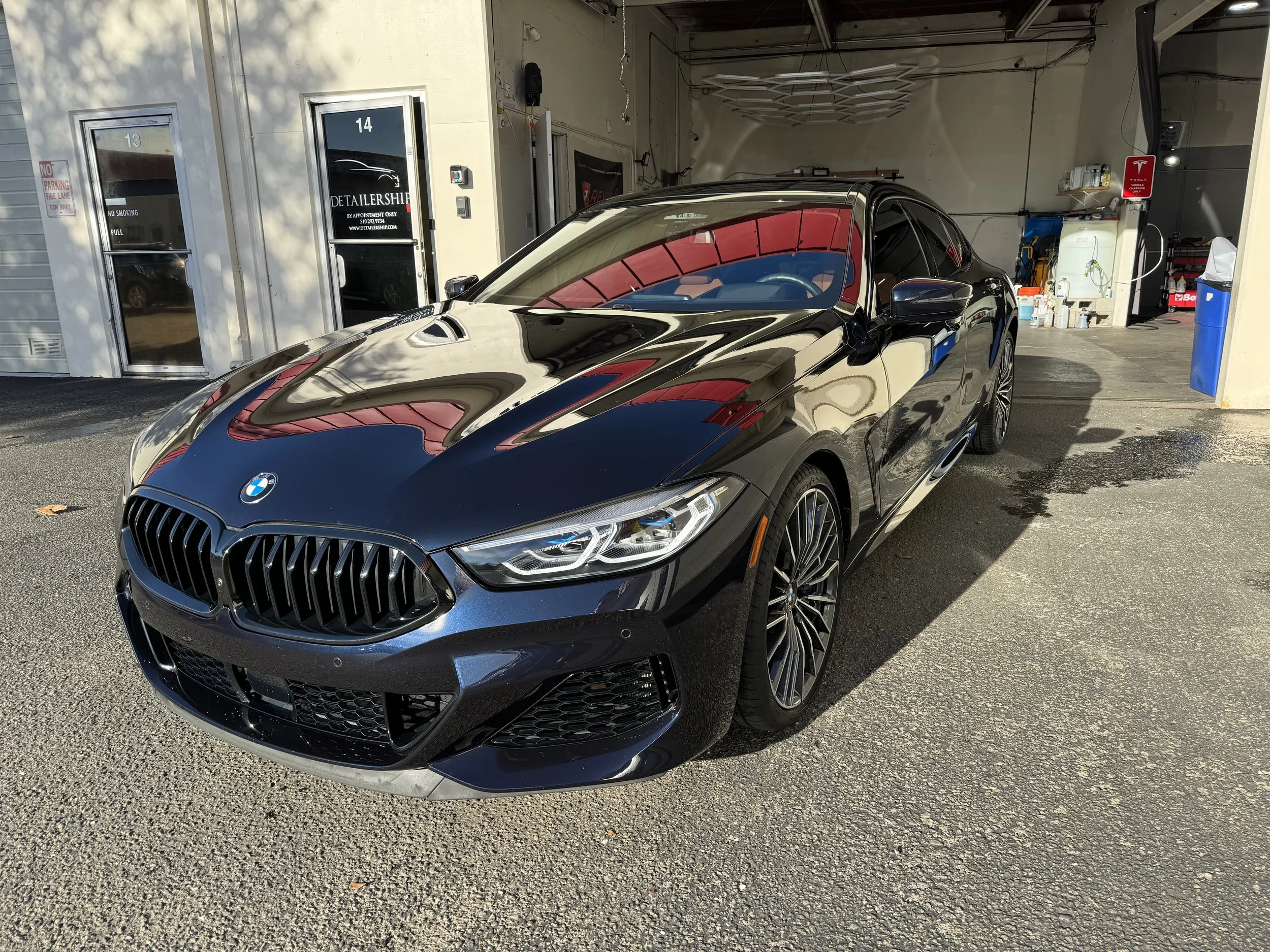 2022 BMW 850i (Carbon Black Metallic)