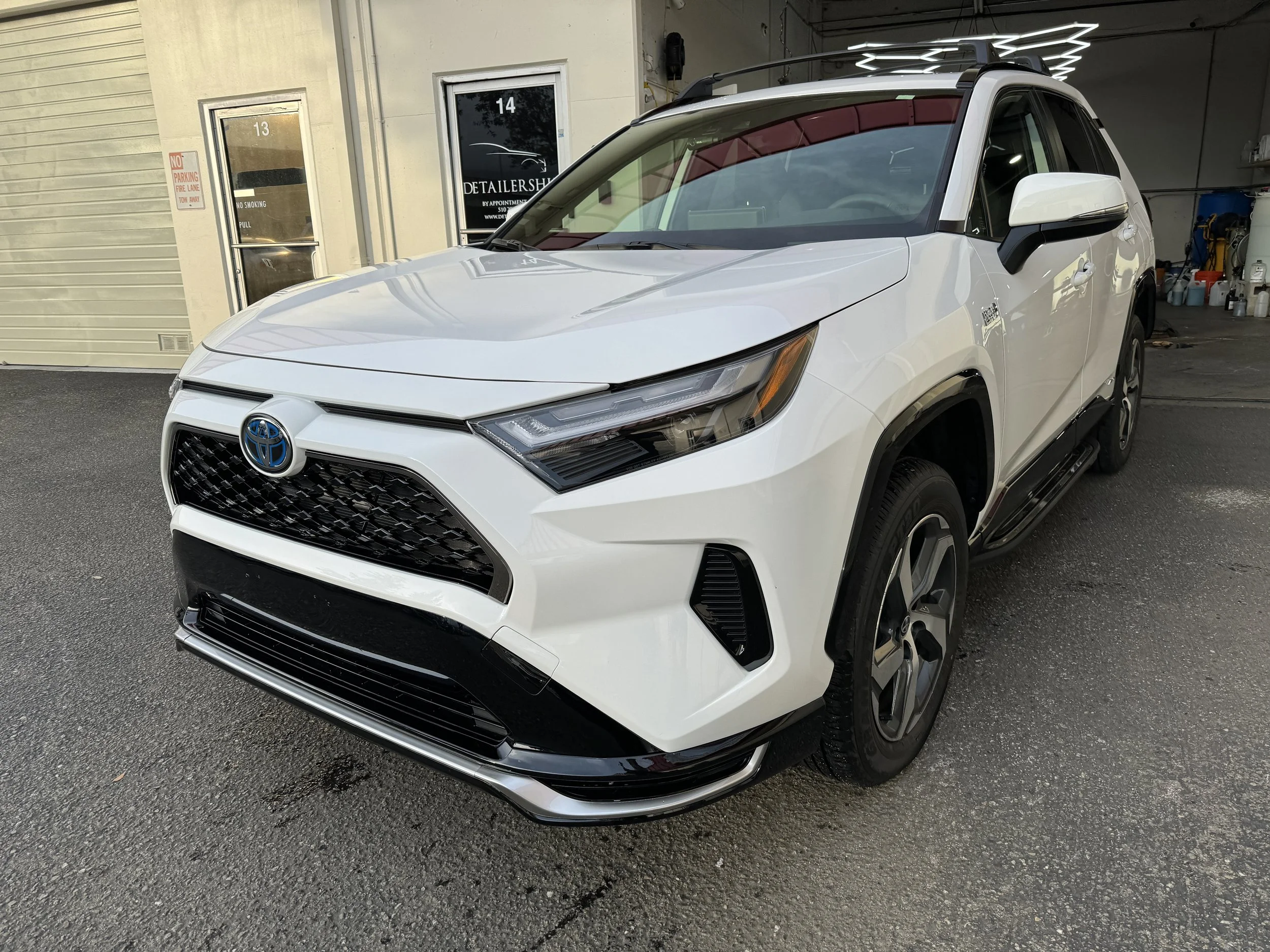 2023 Toyota Rav4 Prime (Ice Cap)