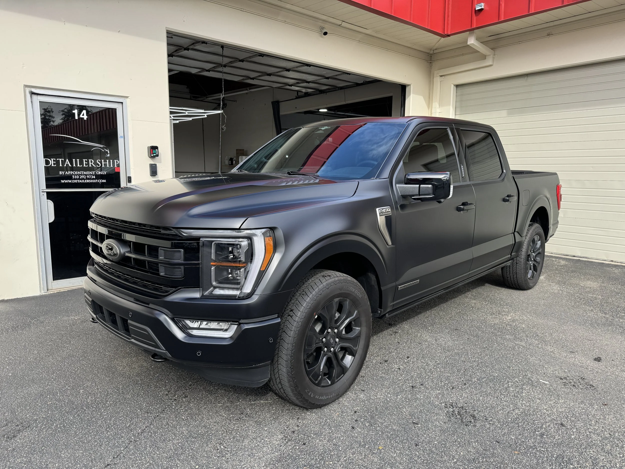 2023 Ford F150 Platinum (Agate Black)