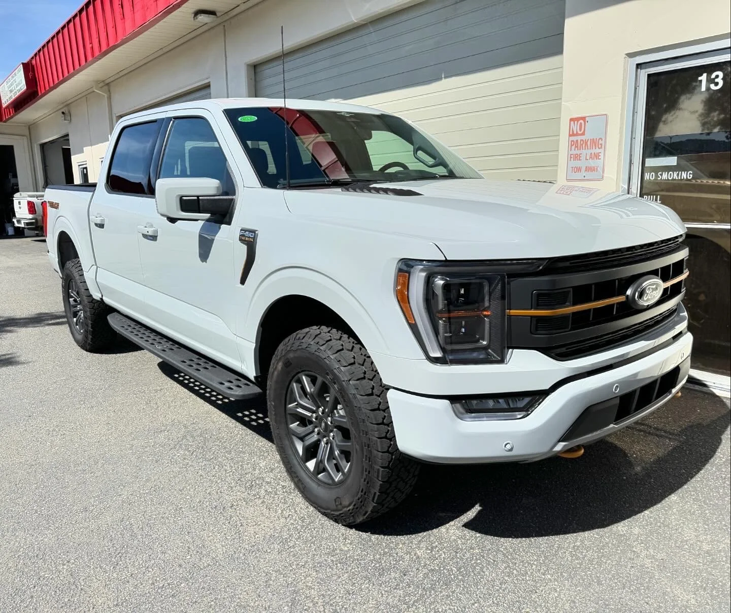 2023 Ford F-150 Tremor (Oxford White)