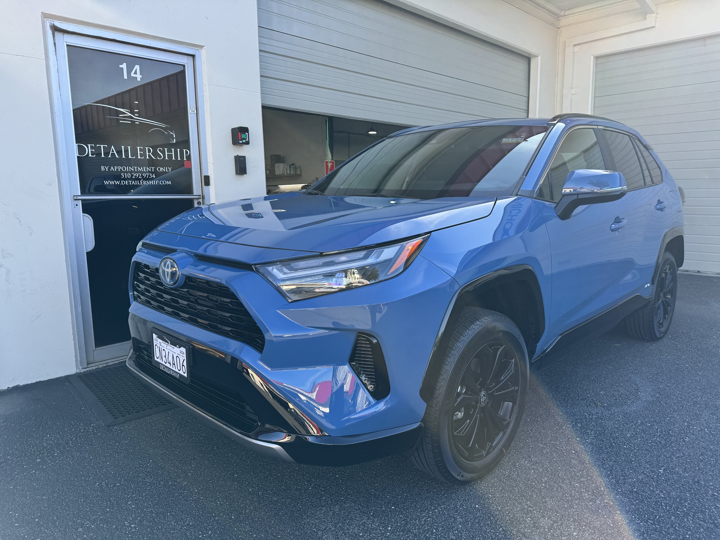 2024 Toyota RAV4 SE (Calvary Blue)