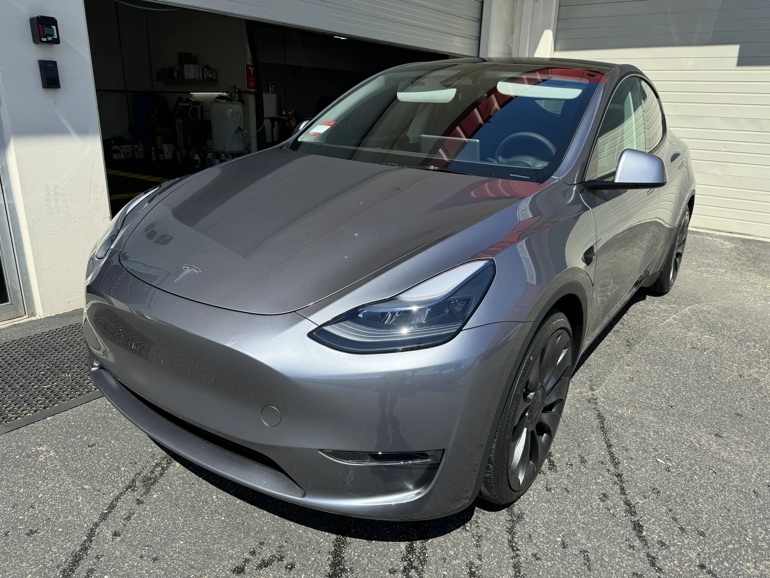 2024 Tesla Model Y (Quicksilver)