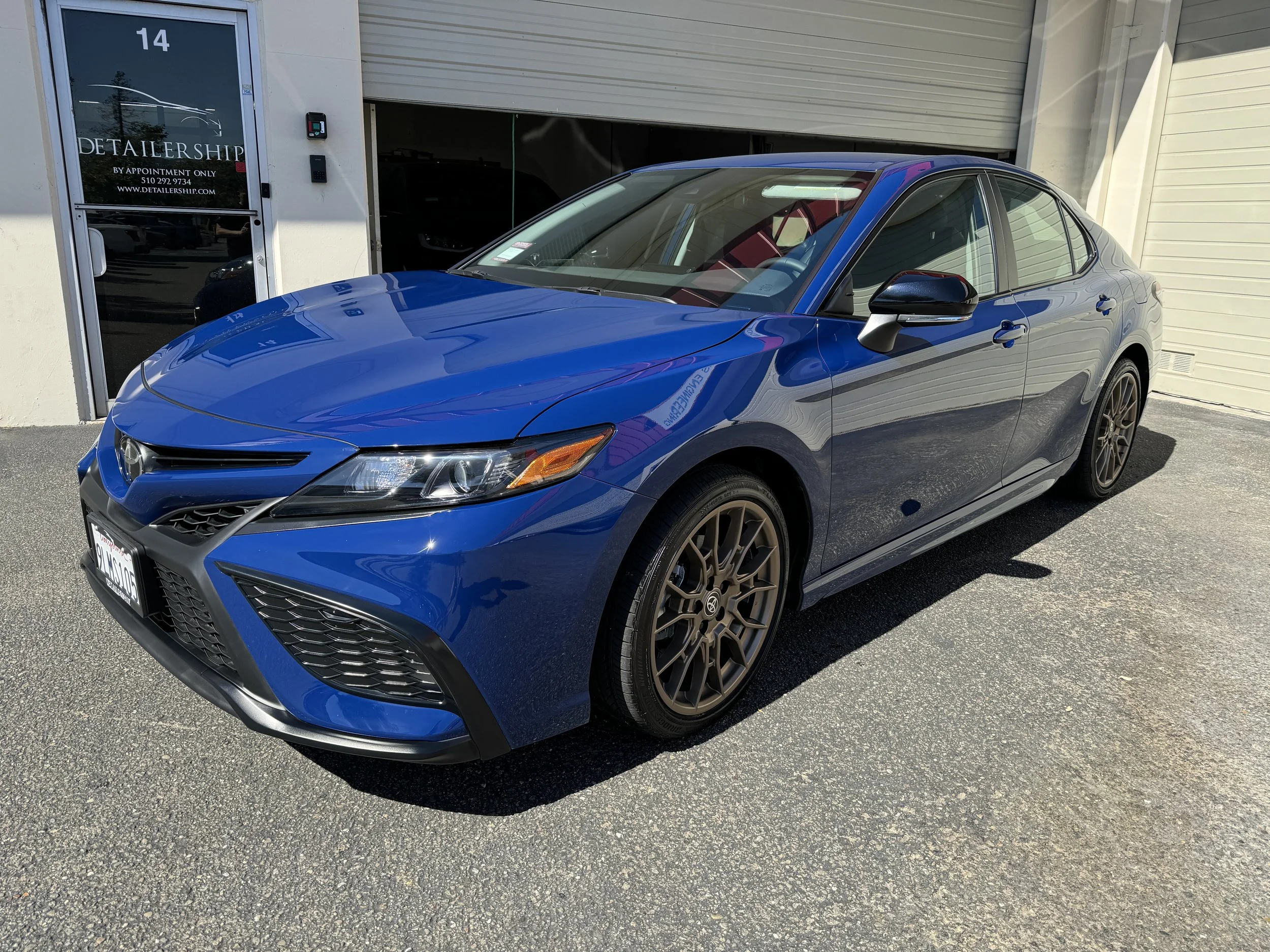 2024 Toyota Camry SE (Reservoir Blue)