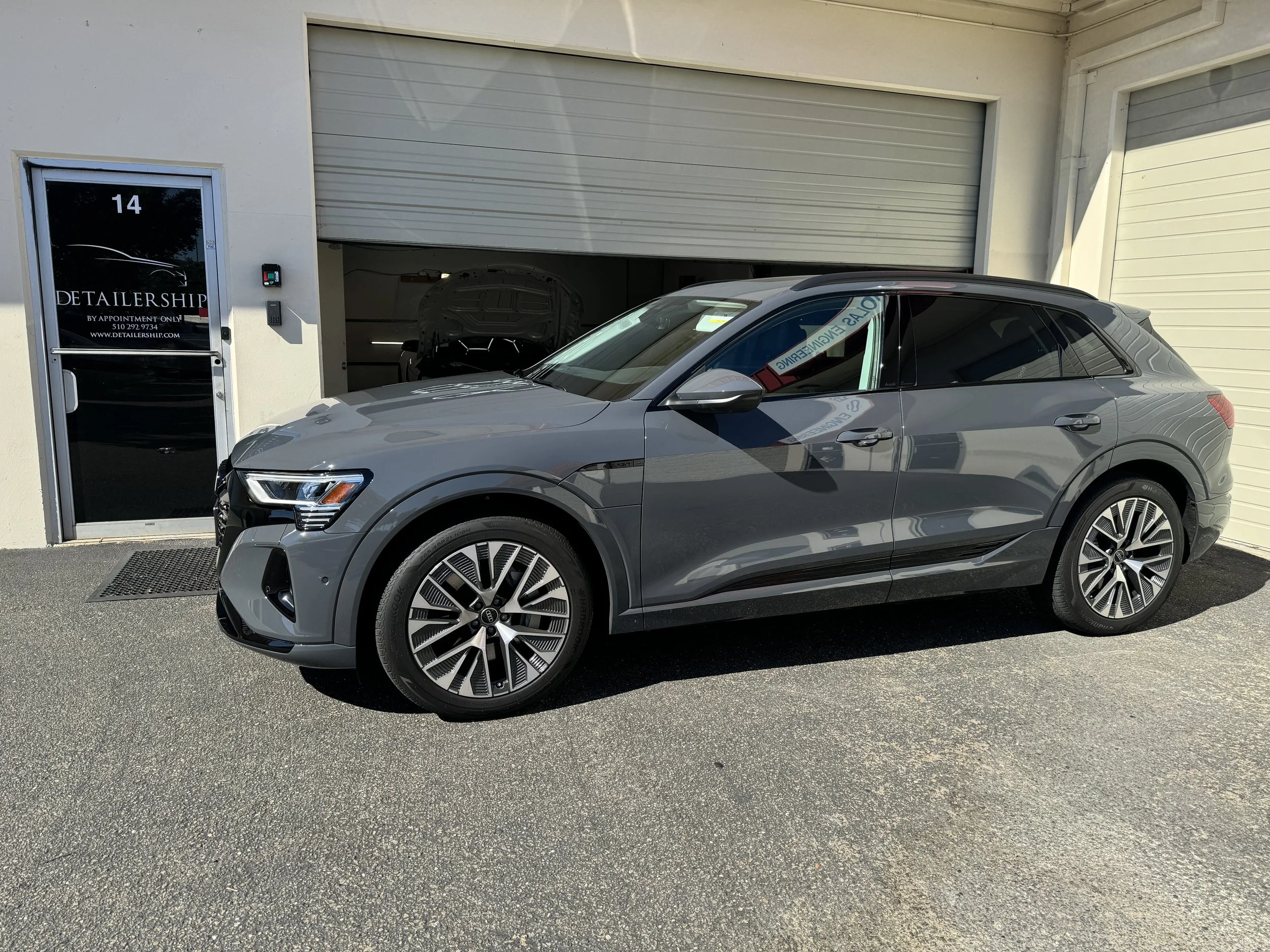 2024 Audi Q8 Etron (Magnet Gray)