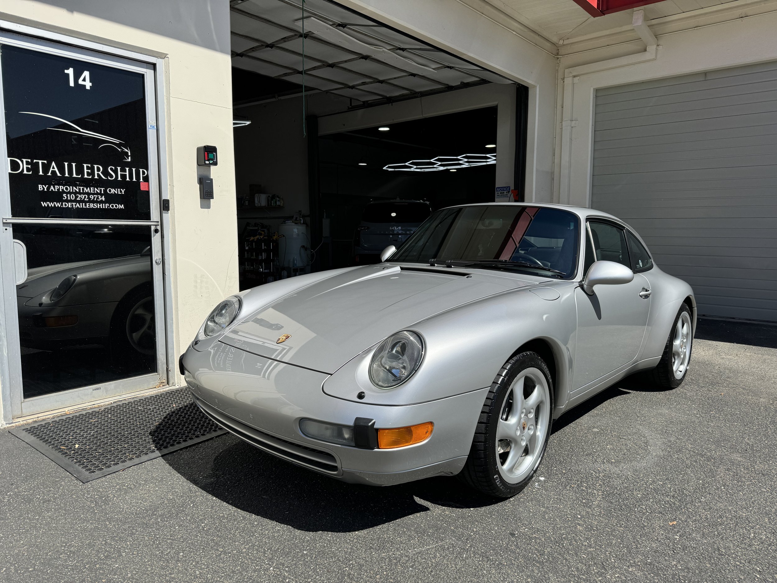 1996 Porsche 911 993 Carrera (Artic Silver)