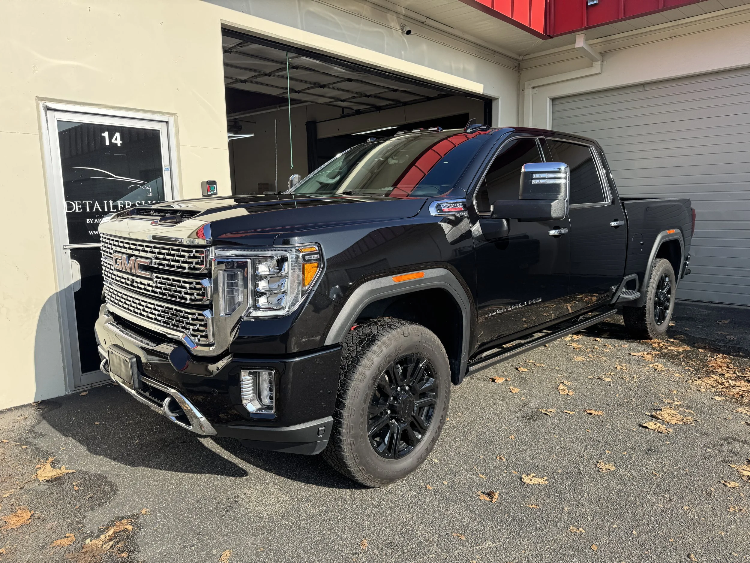 2022 GMC Sierra 2500HD Denali (Black)