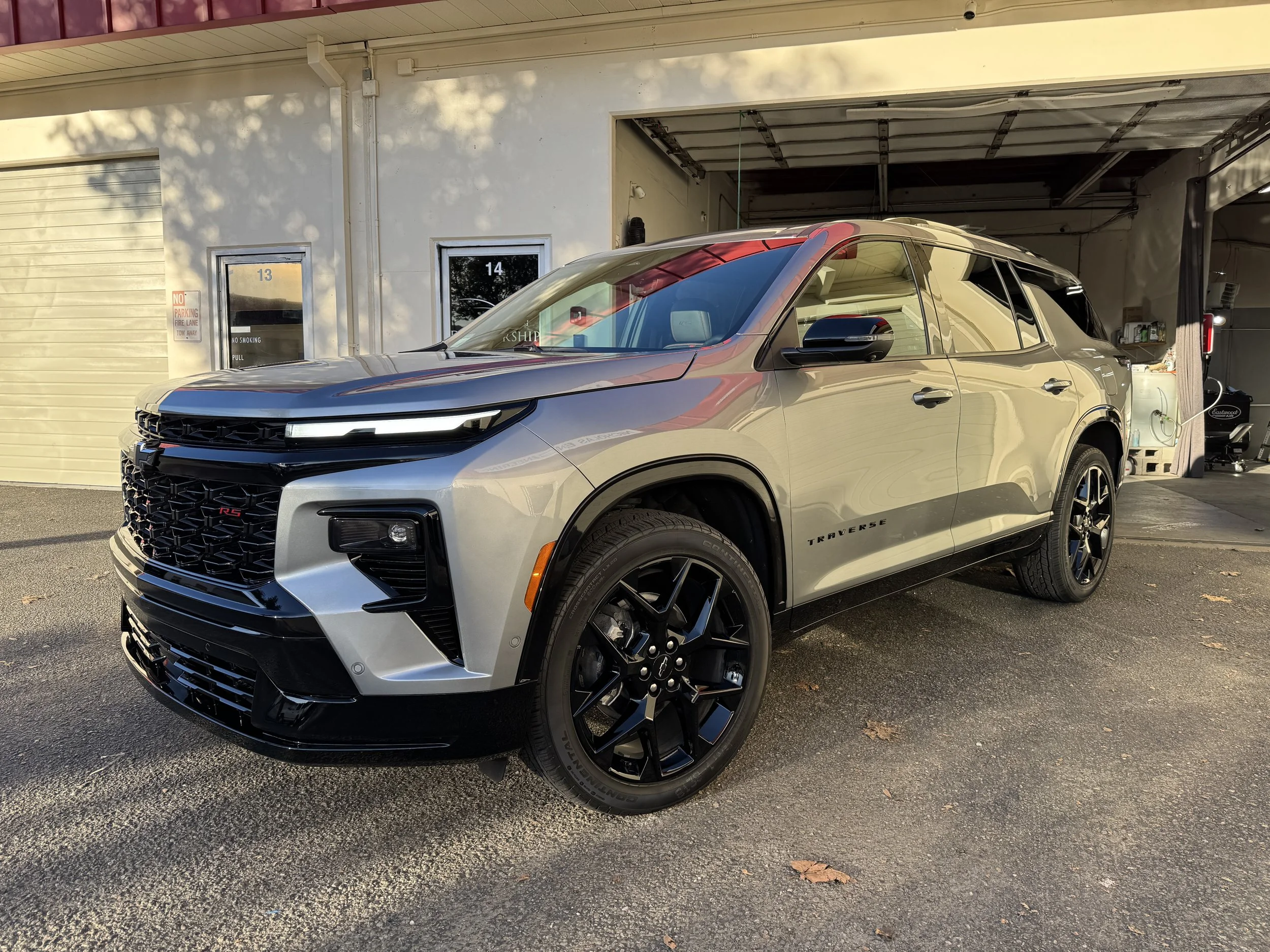 2025 GMC Traverse RS (Sterling Gray Metallic)